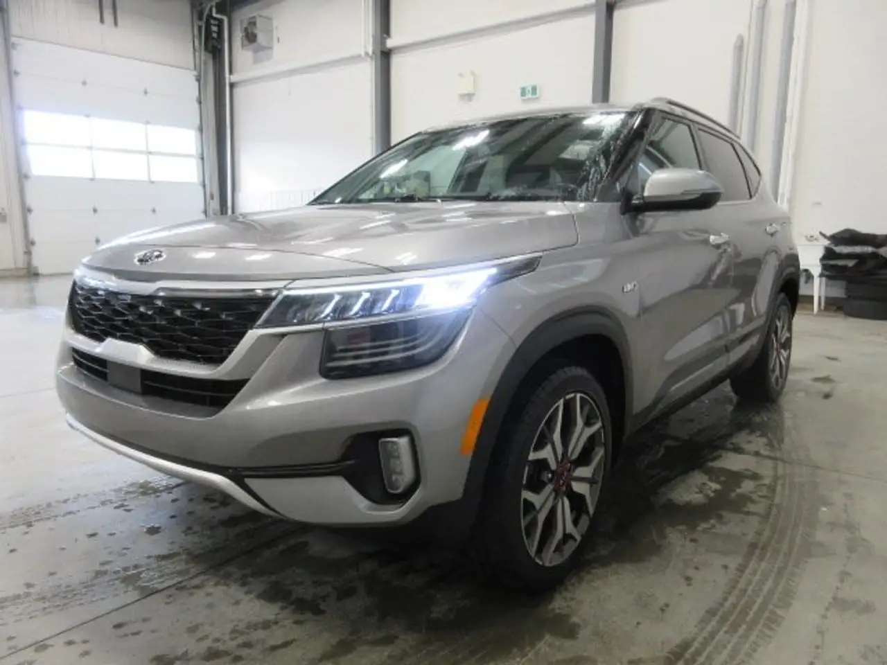 Kia Seltos снимка Kia Seltos