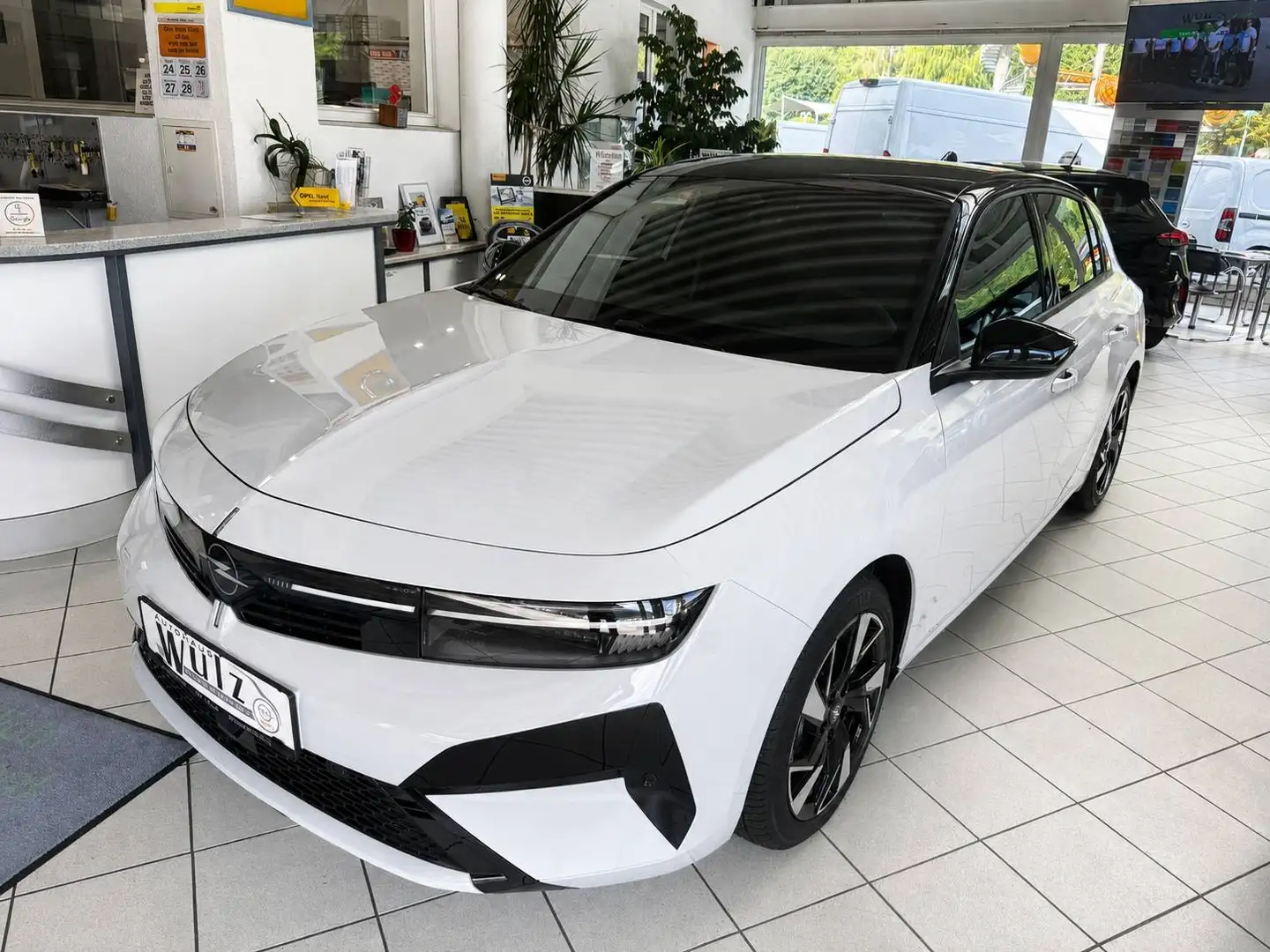 Opel Astra 1,2 Turbo MHEV GS Aut. GS Weiß - 1