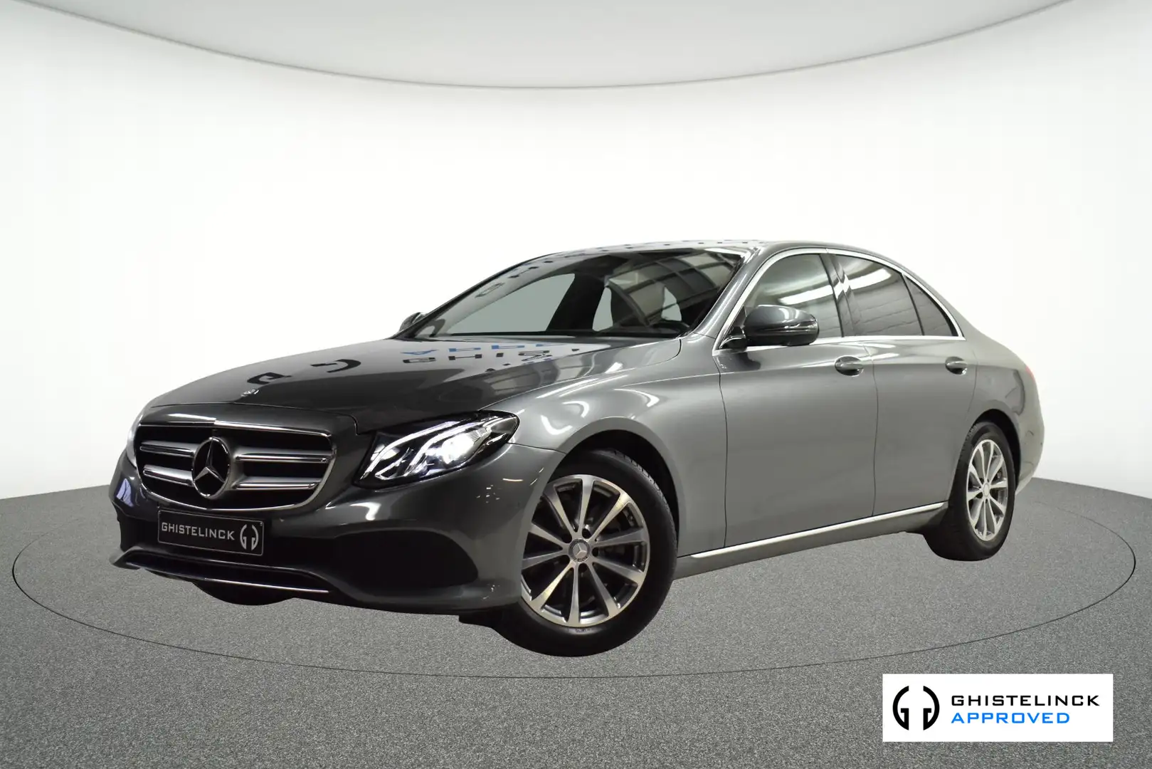 Mercedes-Benz E 200 E Grau - 1