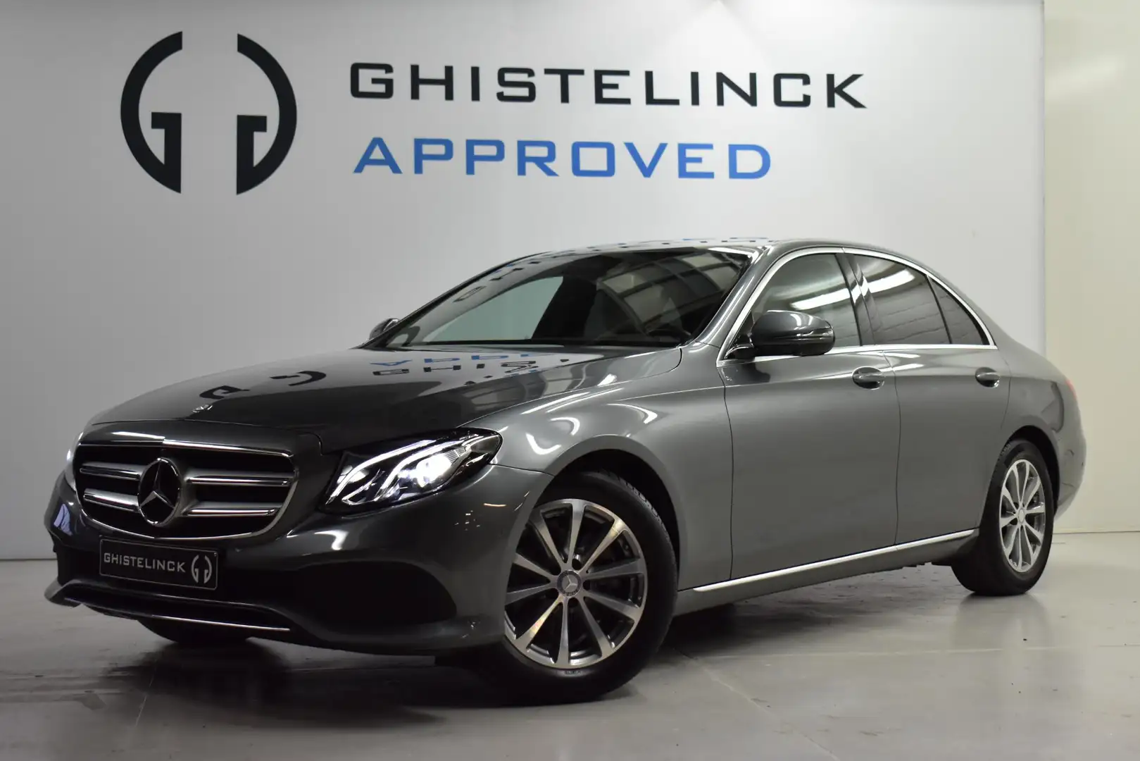 Mercedes-Benz E 200 E Grau - 2