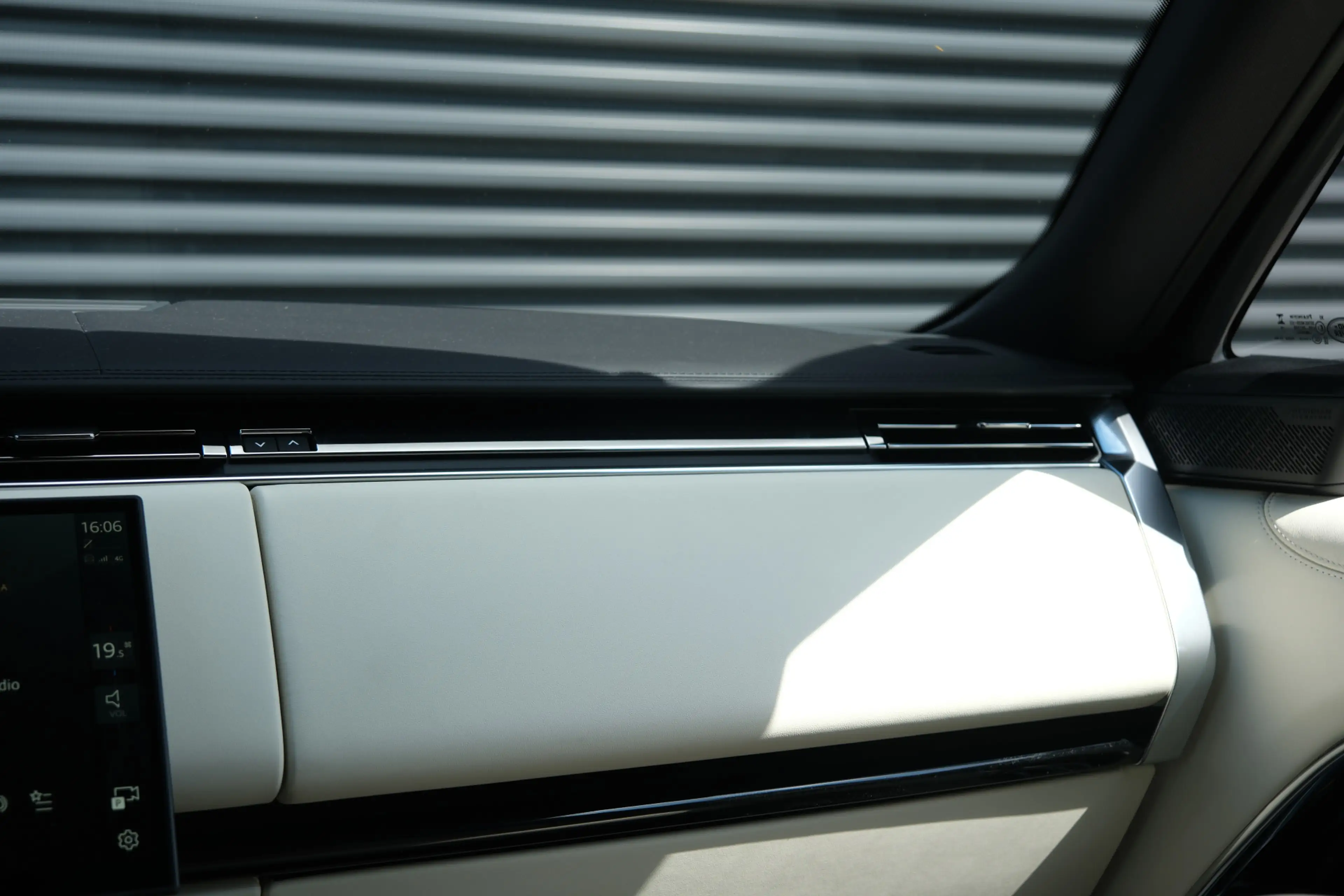Land Rover Range Rover P550e Autobiography | NP € 198.631,-| Elektrische — photo 32