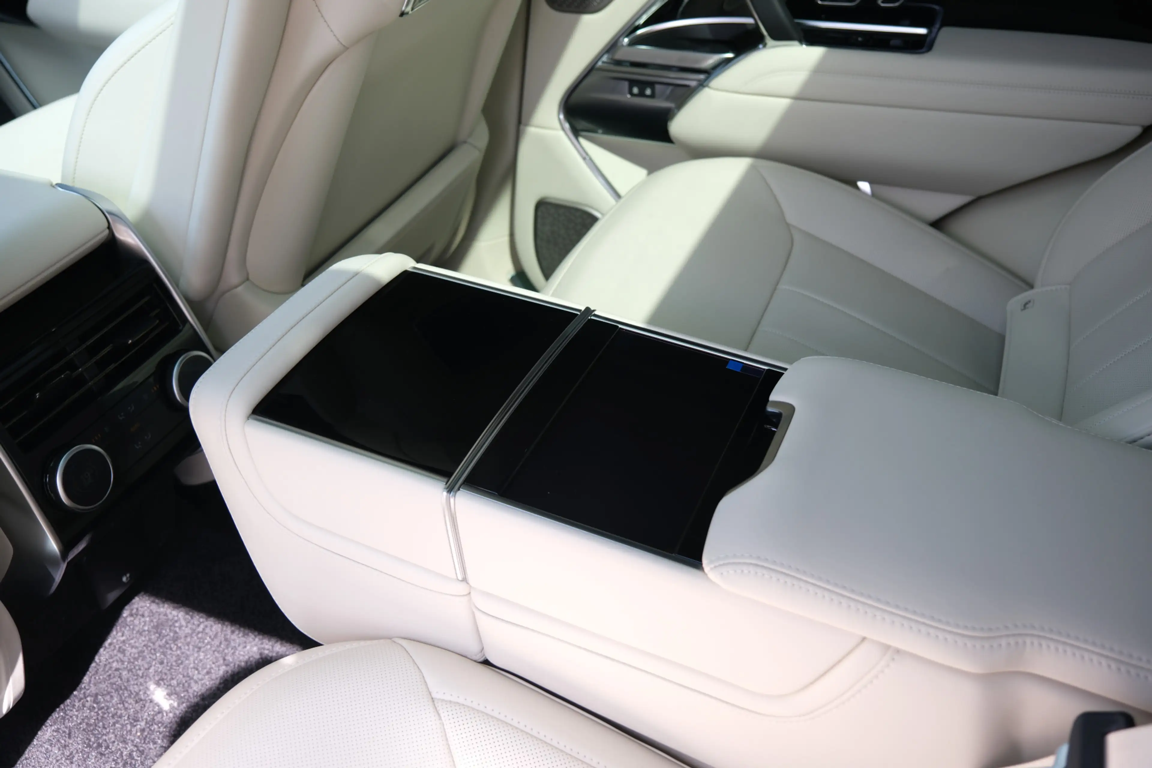 Land Rover Range Rover P550e Autobiography | NP € 198.631,-| Elektrische — photo 19