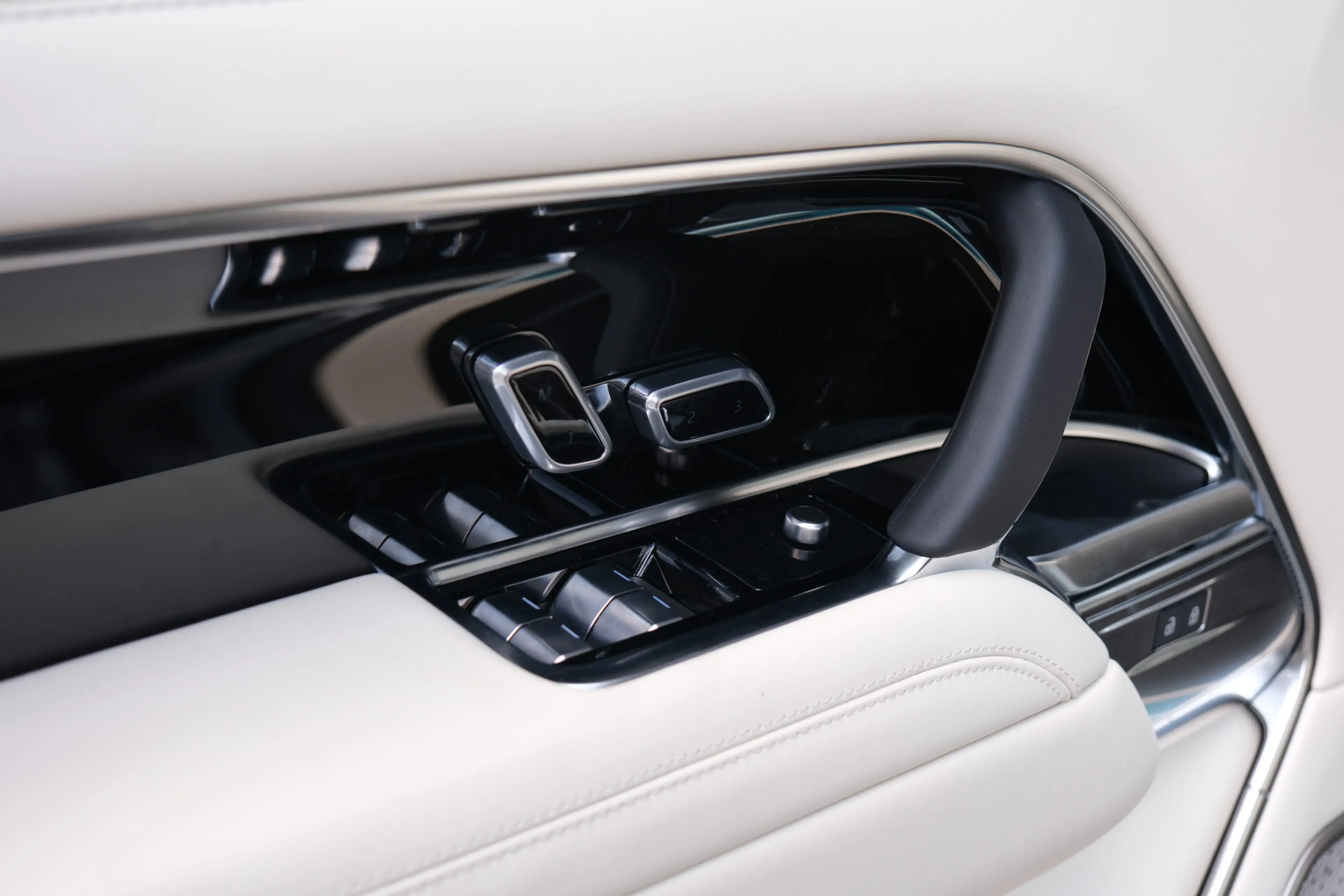 Land Rover Range Rover P550e Autobiography | NP € 198.631,-| Elektrische — photo 12