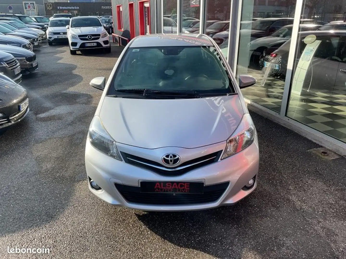 Toyota Yaris 100 VVT-I STYLE 5P Gris - 2