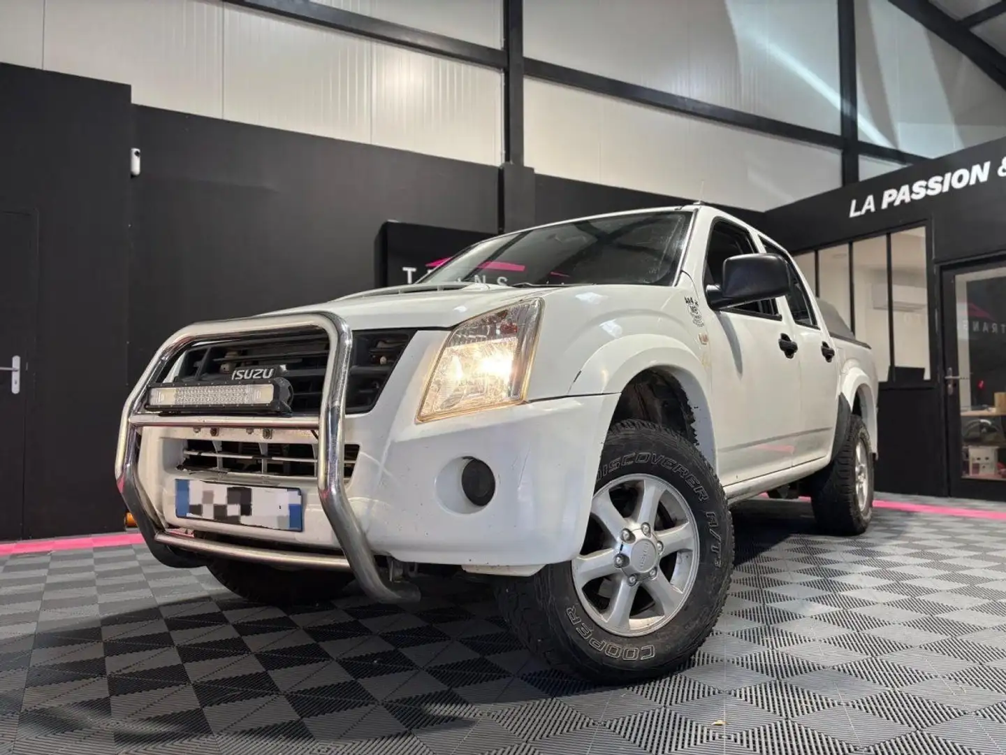 Isuzu D-Max 2.5 4WD CREW CAB L Blanc - 1