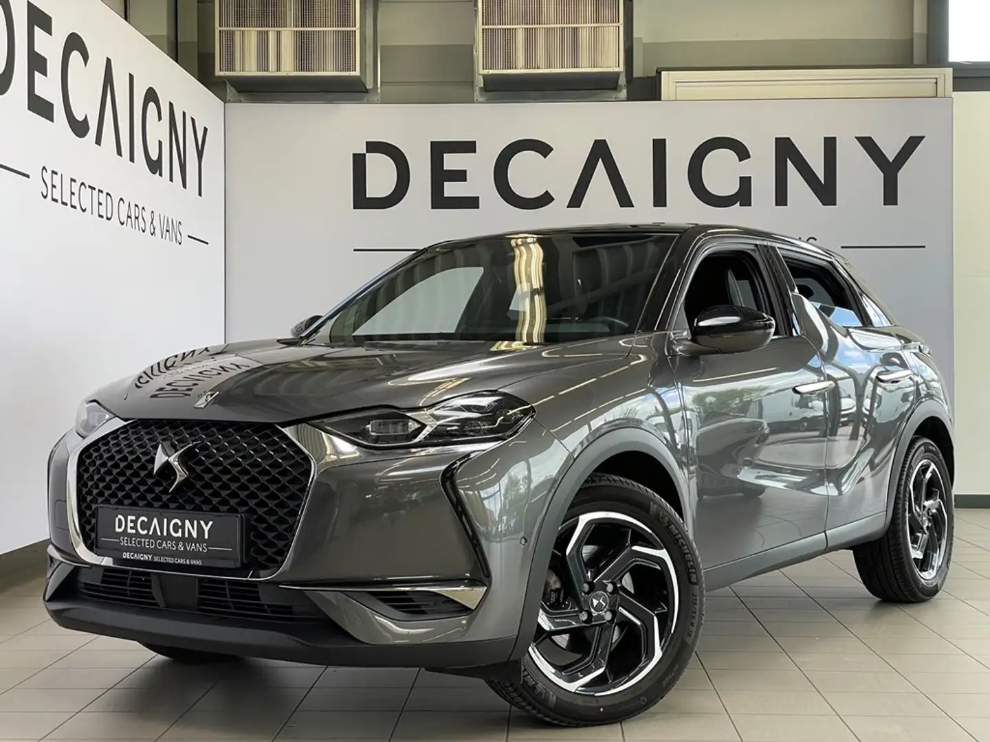 DS Automobiles DS 3 Crossback 1.2 *App Connect*Leder*Camera* Grijs - 1