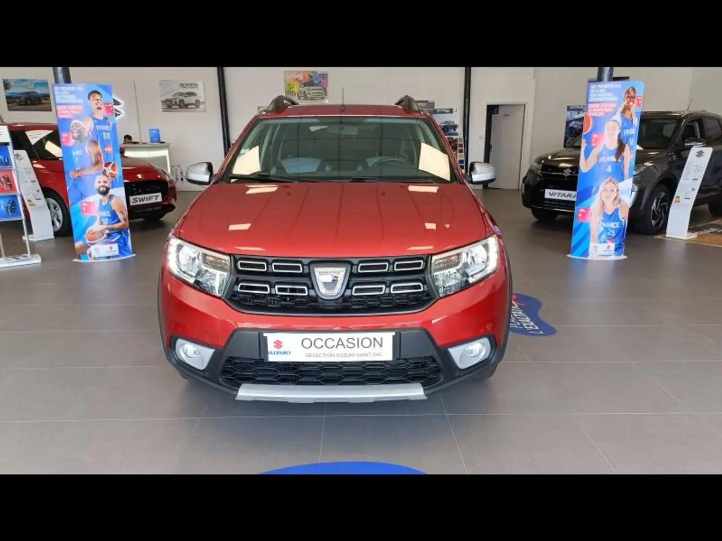 Dacia Sandero 0.9 TCe 90ch Stepway - 20 Rouge - 2
