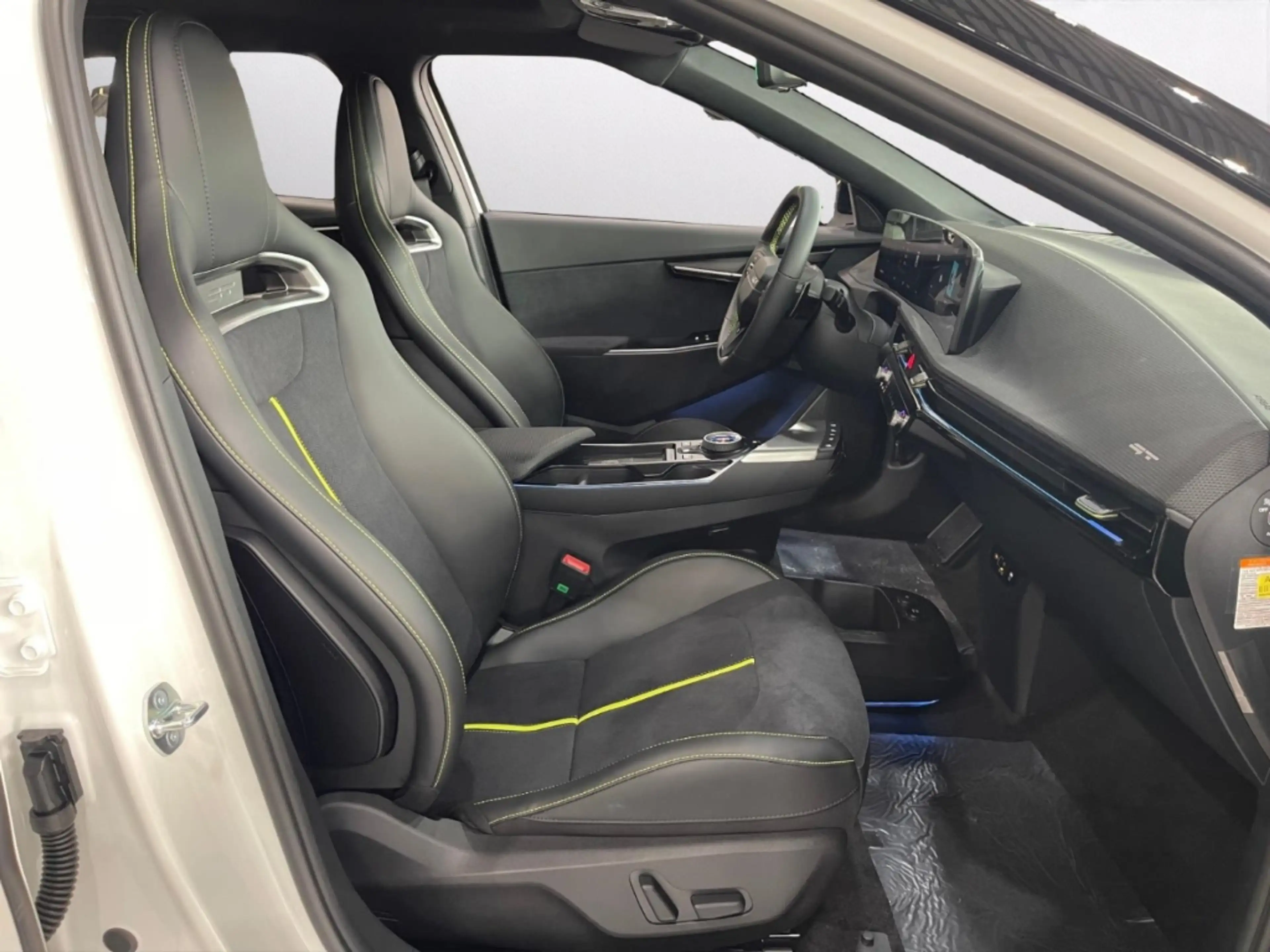 Kia EV6 GT 84 kWh 609 PS Panoramadach Allrad El. Heckklapp — photo 8