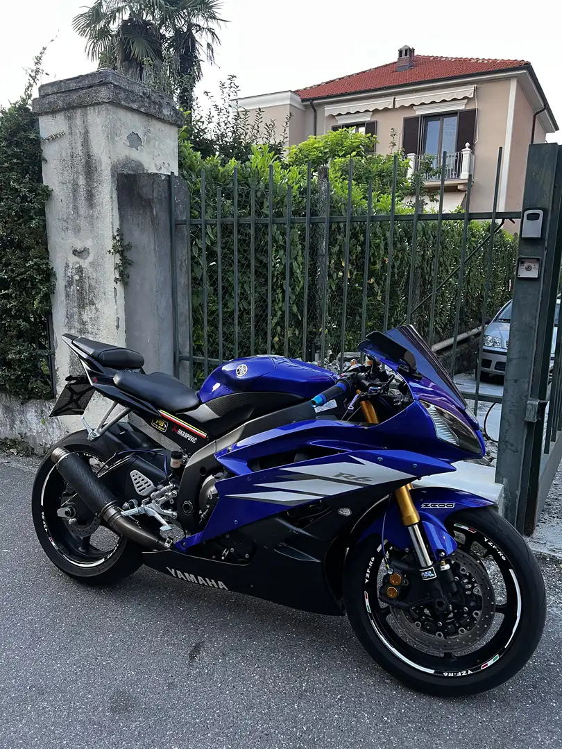 Yamaha YZF 600 R6 - 1