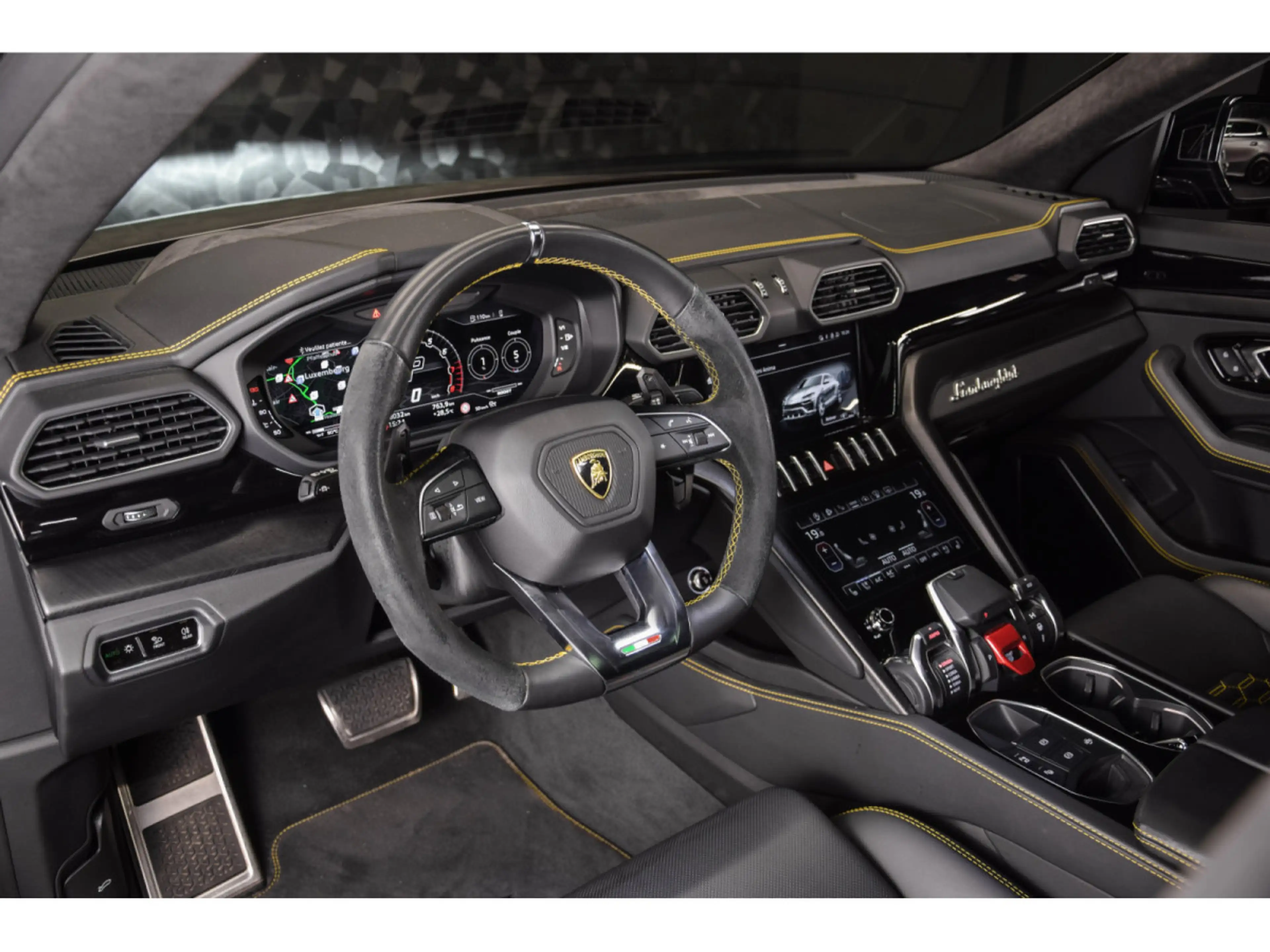 Lamborghini Urus V8 AKRAPOVIC - GRIGIO KERES — photo 11