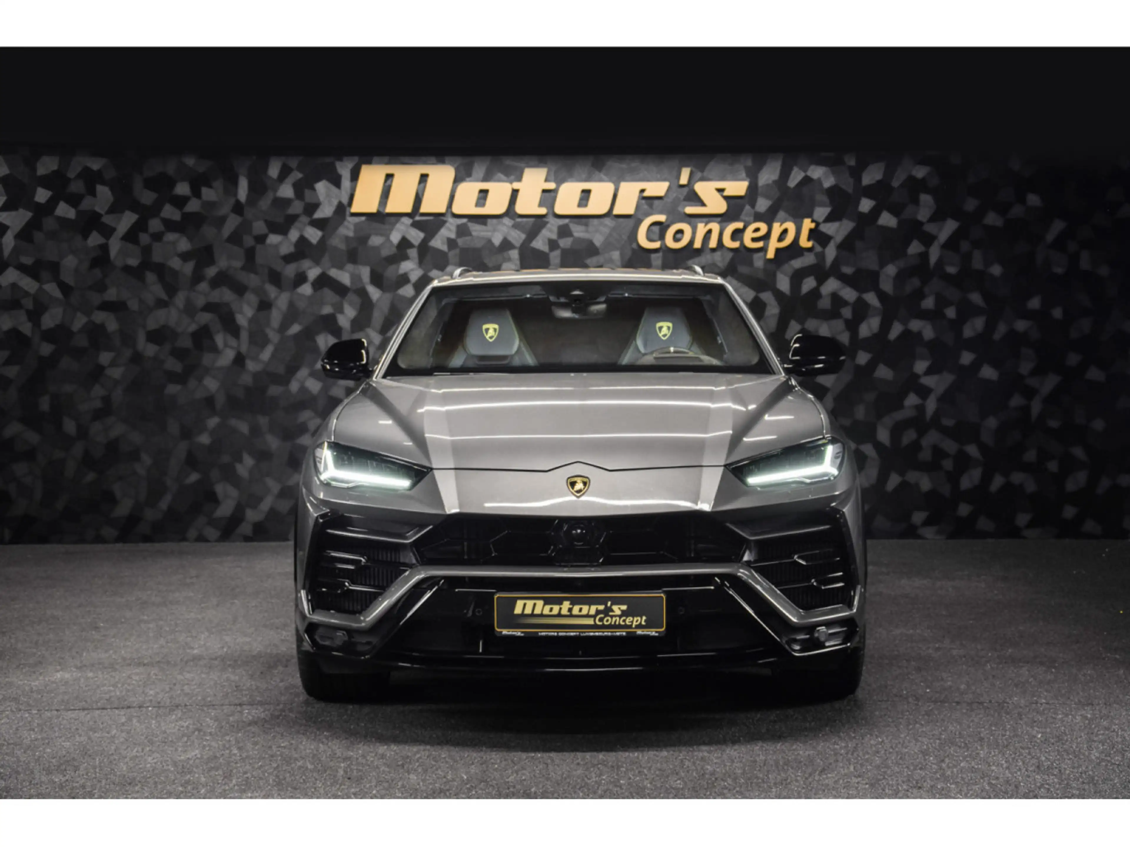 Lamborghini Urus V8 AKRAPOVIC - GRIGIO KERES — photo 4