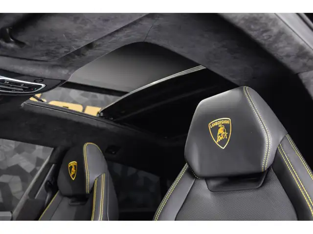 Lamborghini Urus view 14