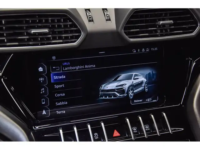Lamborghini Urus view 15