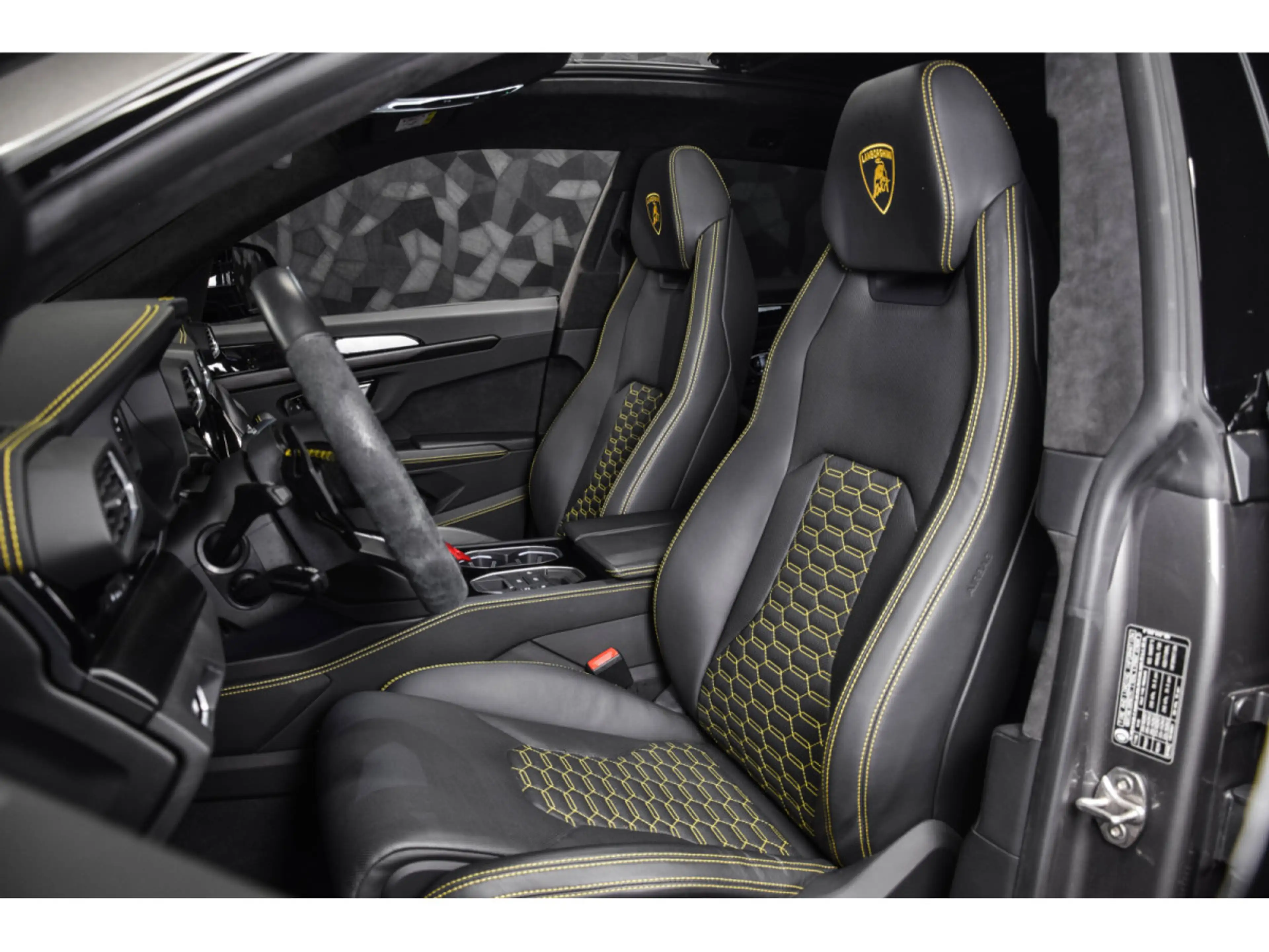 Lamborghini Urus V8 AKRAPOVIC - GRIGIO KERES — photo 9