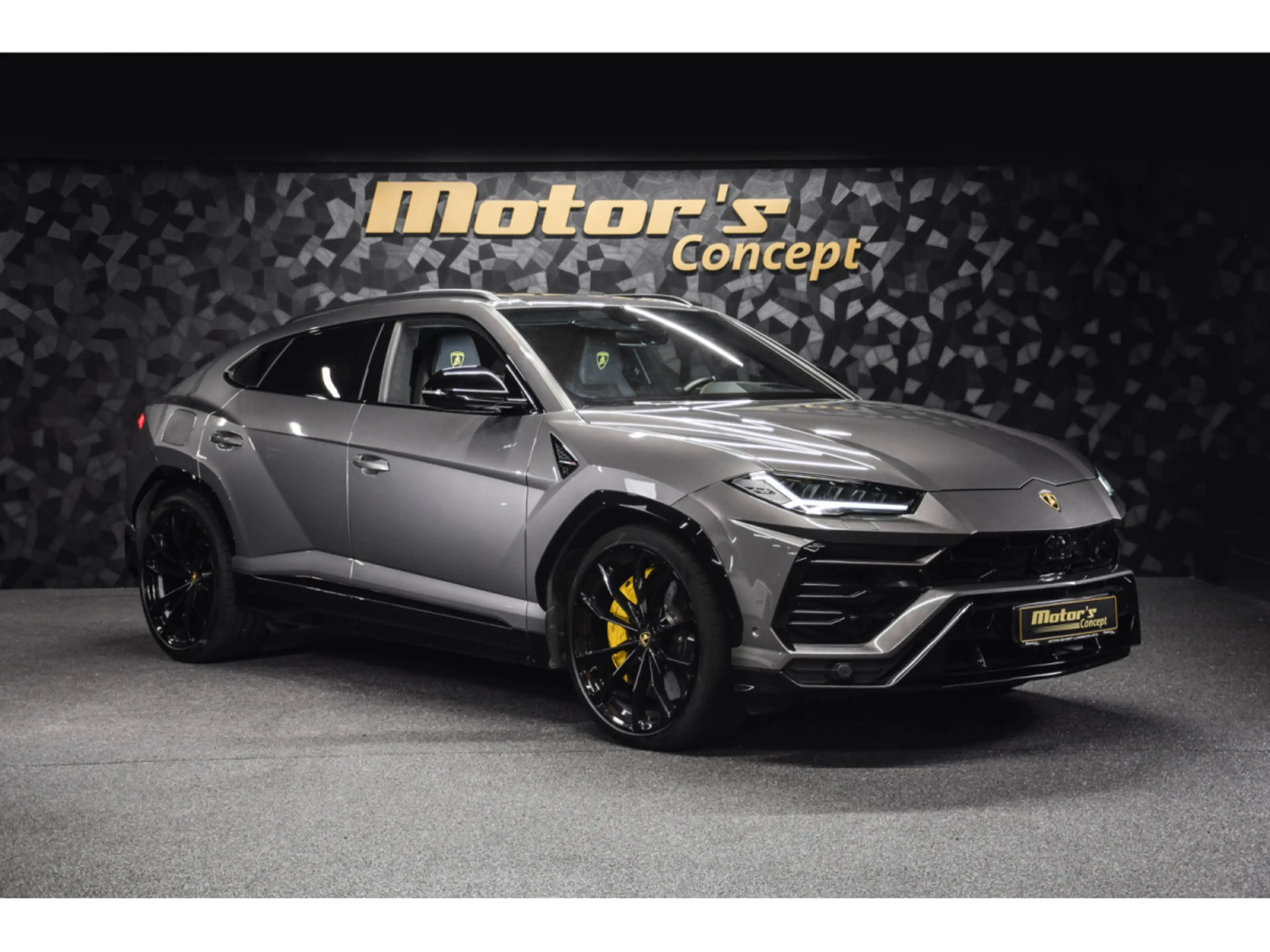 Lamborghini Urus V8 AKRAPOVIC - GRIGIO KERES — photo 6