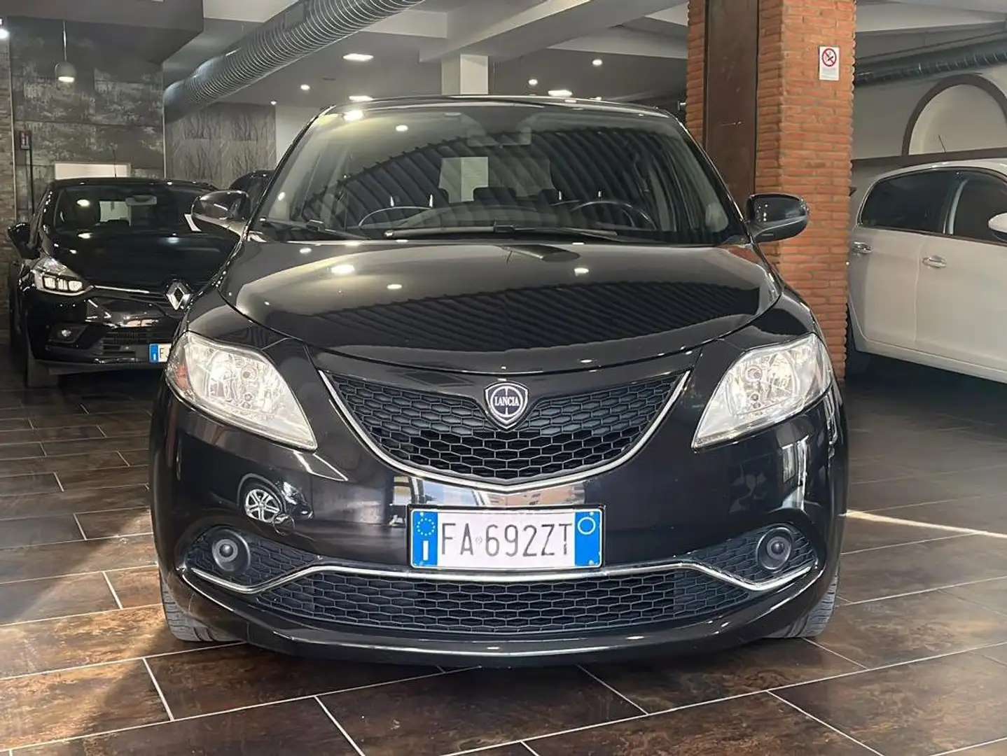 Lancia Ypsilon Ypsilon 1.2 Gold ecochic Gpl 69cv Nero - 2