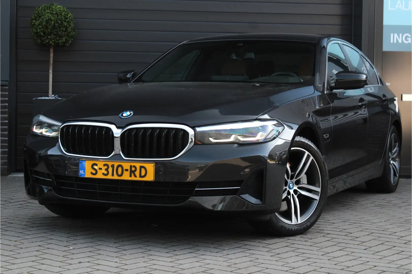 BMW 530 5-serie 530e Business Edition Plus | Leder | Trekh Grigio - 1