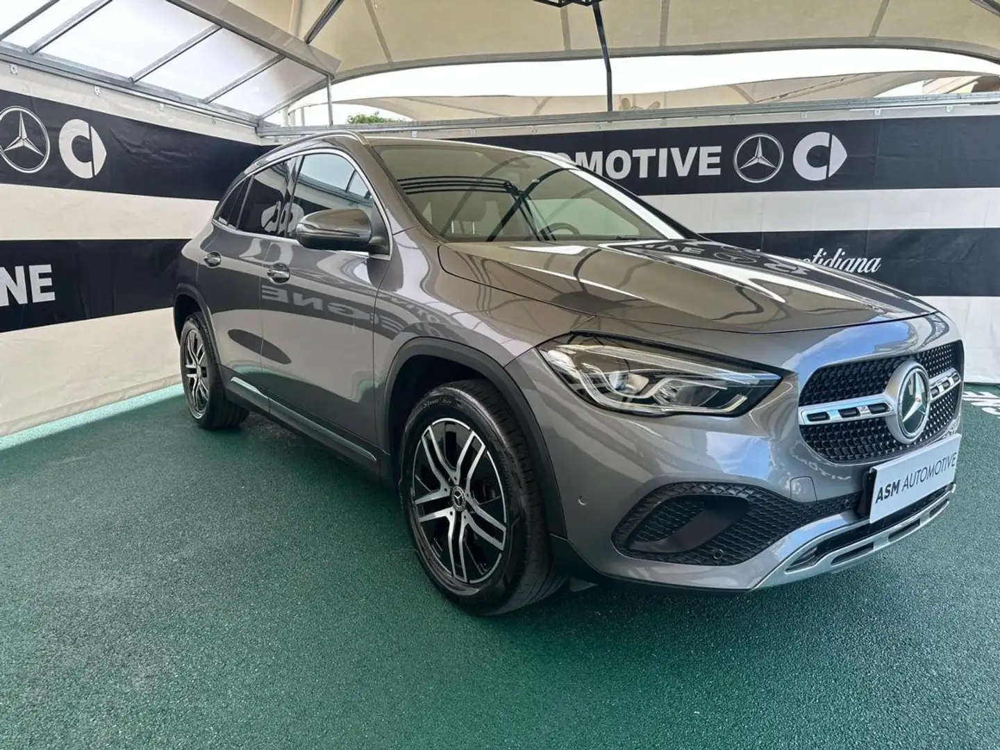 Mercedes-Benz GLA 200 d Automatic Sport Grigio - 1