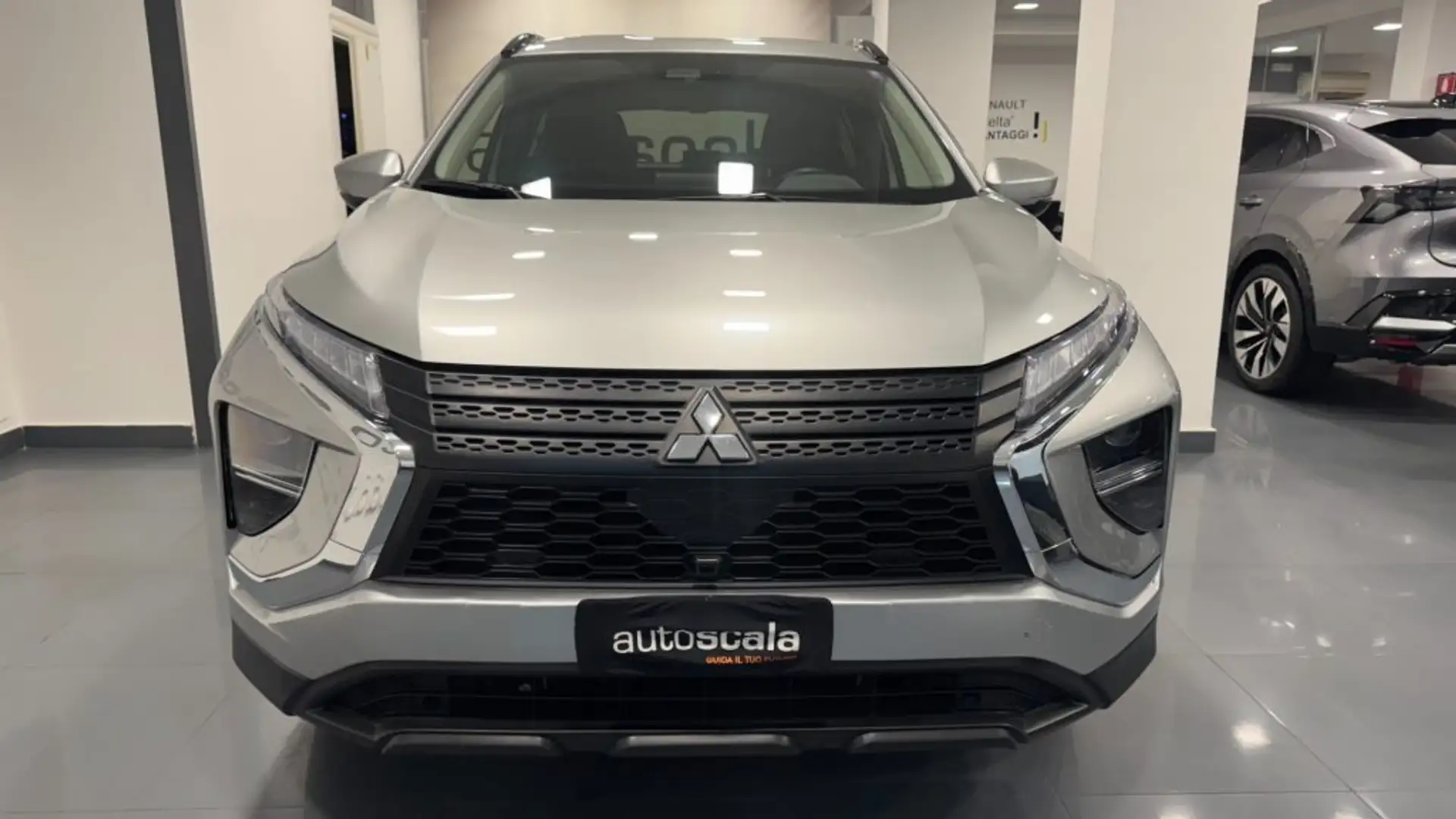 Mitsubishi Eclipse Cross 2.4 MIVEC 4WD PHEV Intense Šedá - 2