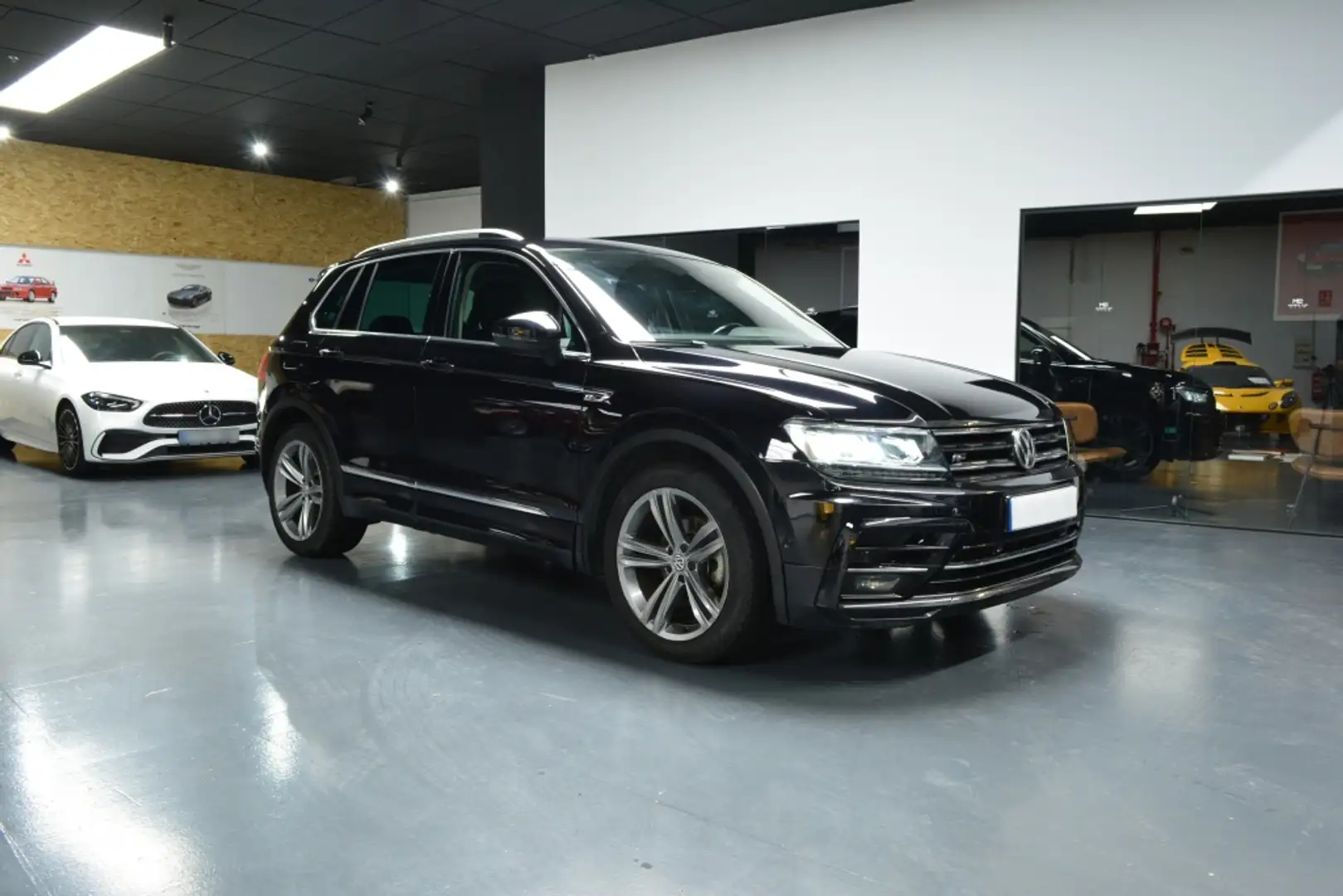 Volkswagen Tiguan 2.0TDI Advance DSG 110kW Schwarz - 2