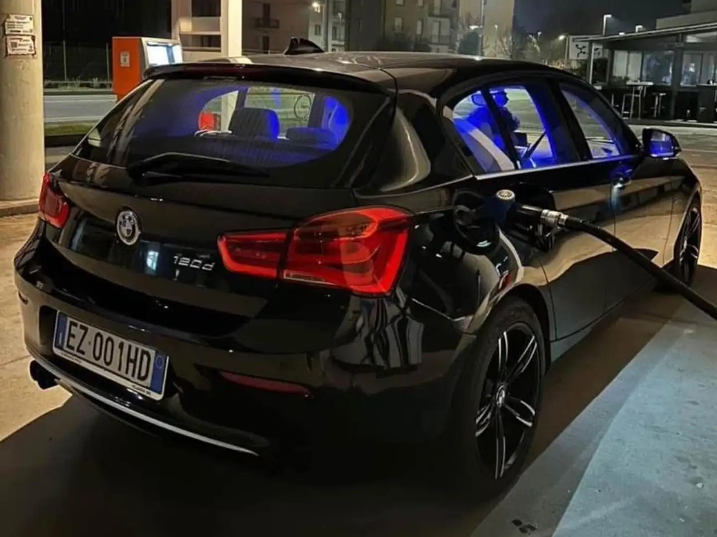 BMW 120 120d xdrive Urban 5p auto Černá - 2