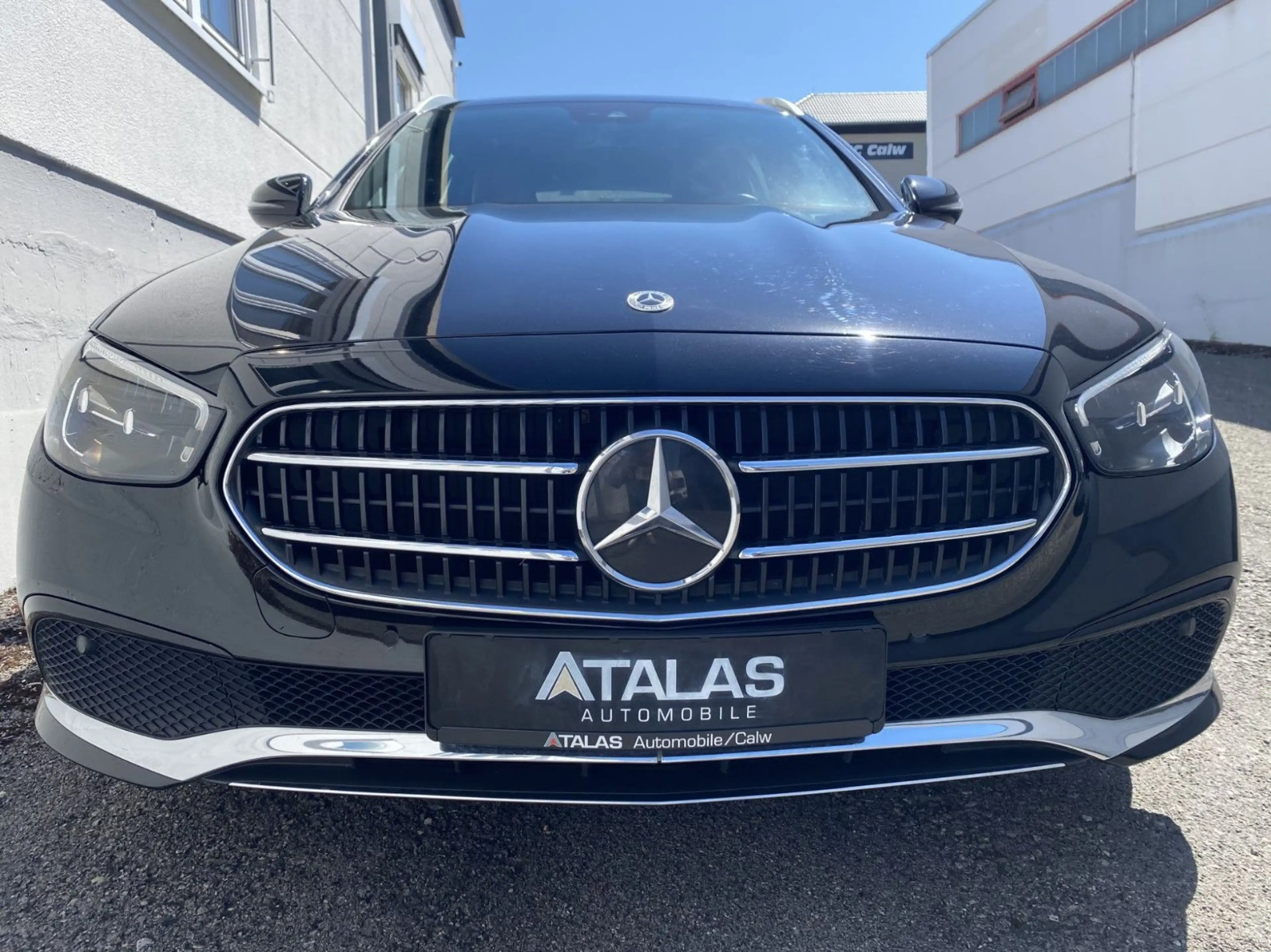 Mercedes-Benz E 220 d T Avantgarde*Kamera-LED-Ambition* — photo 3