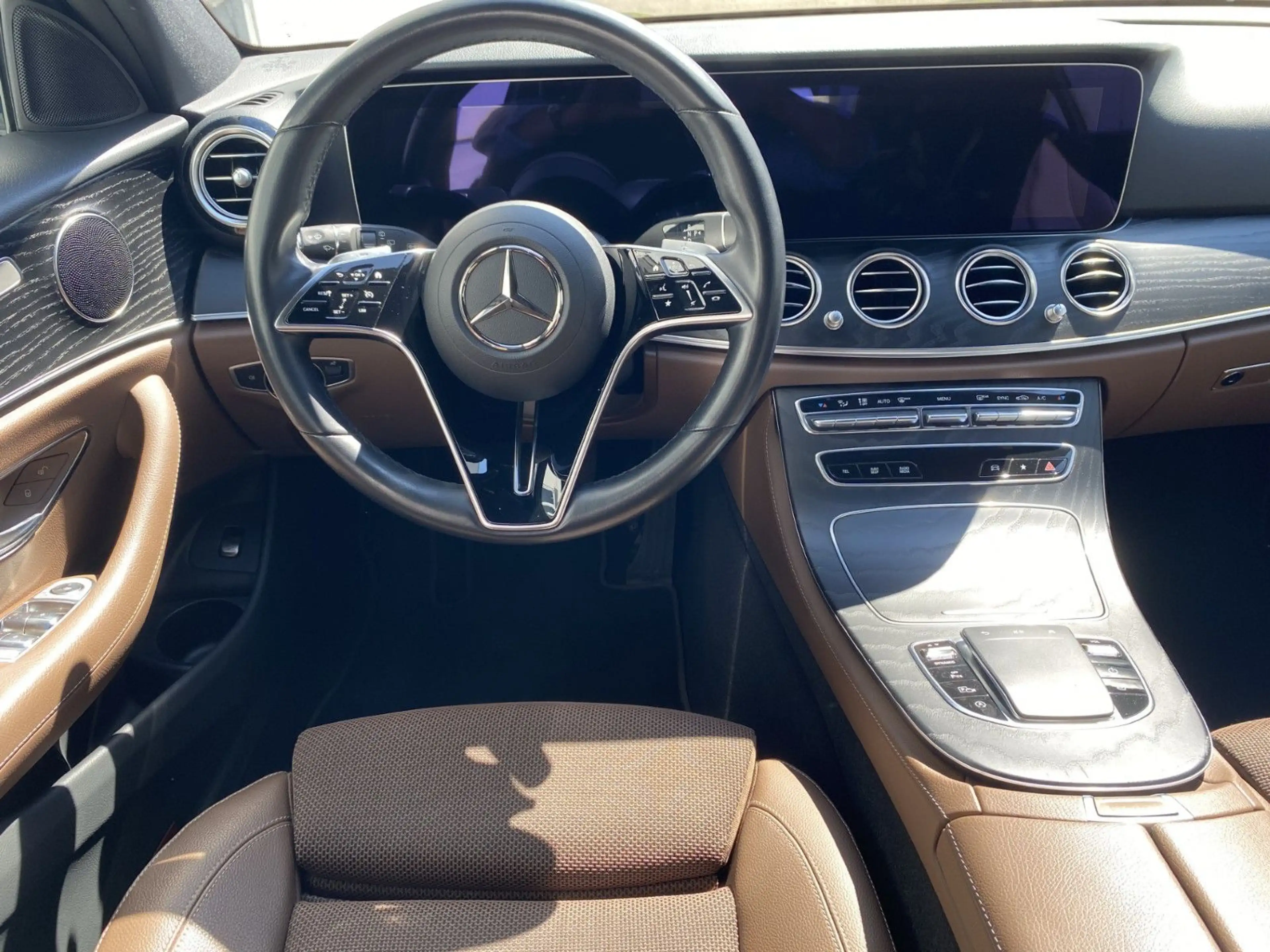 Mercedes-Benz E 220 d T Avantgarde*Kamera-LED-Ambition* — photo 13