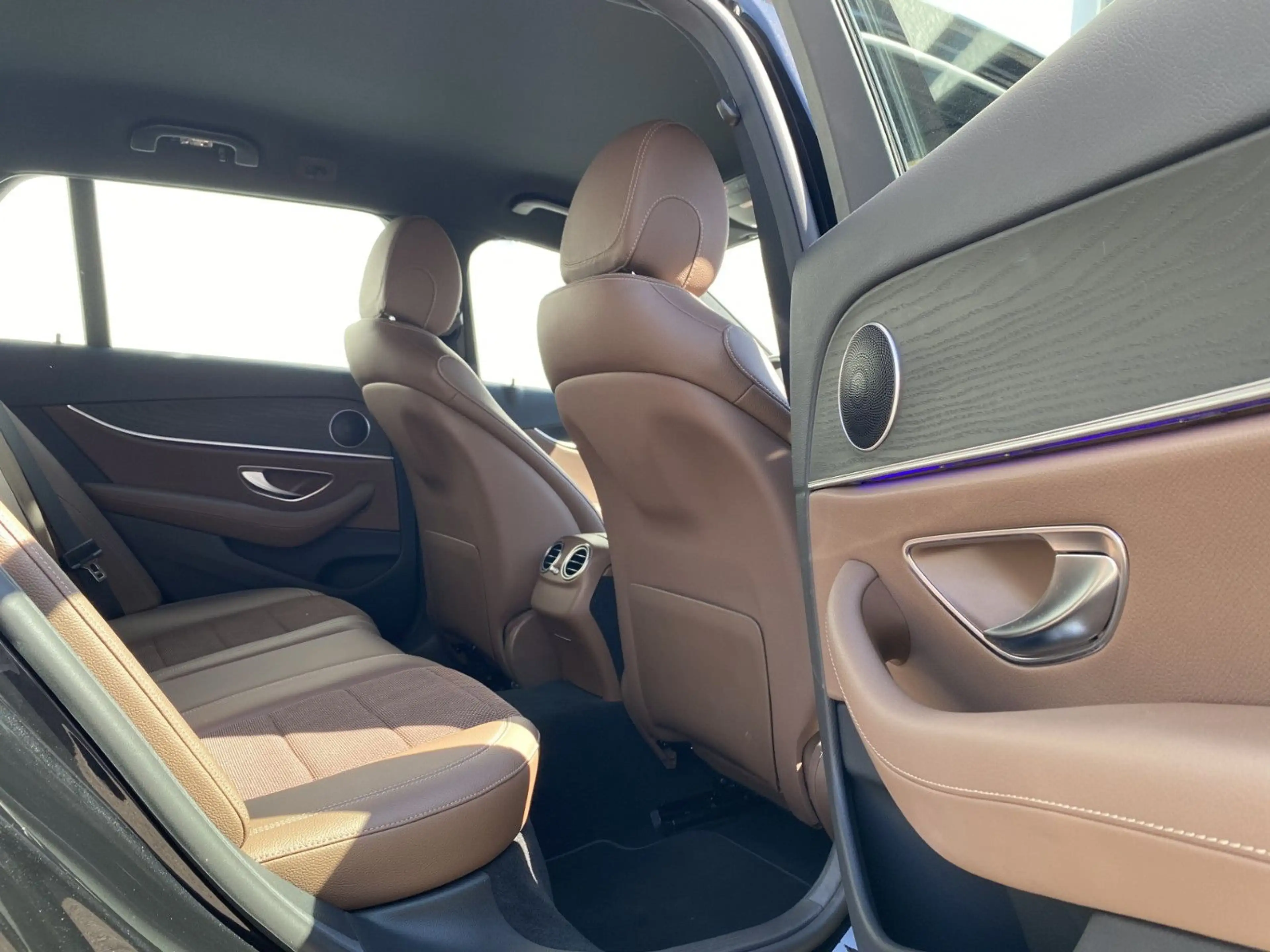 Mercedes-Benz E 220 d T Avantgarde*Kamera-LED-Ambition* — photo 15