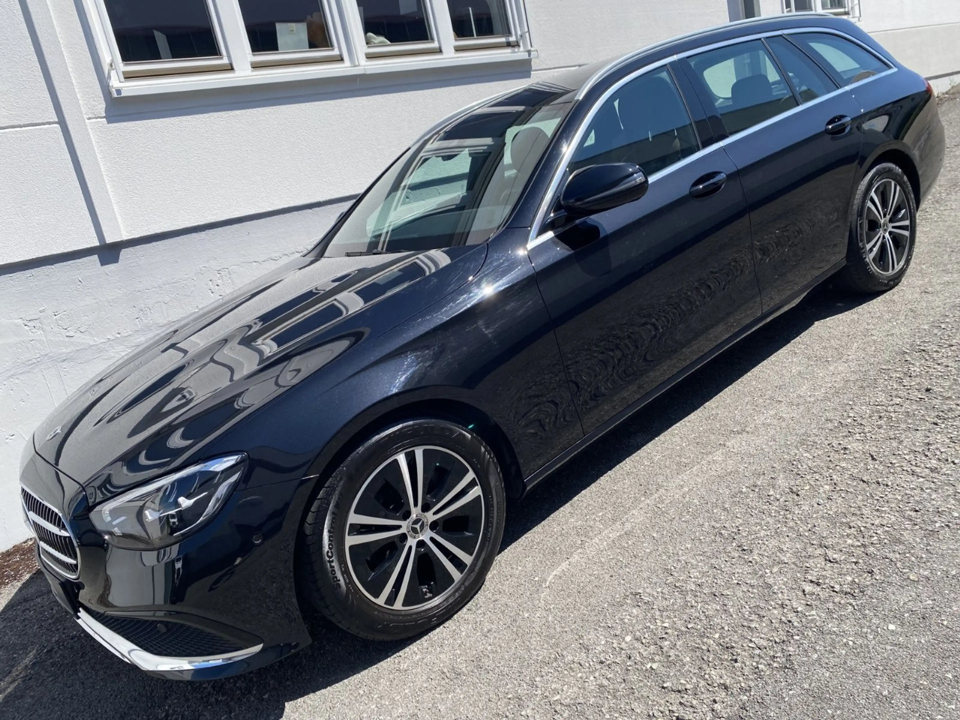 Mercedes-Benz E 220 d T Avantgarde*Kamera-LED-Ambition* — photo 4