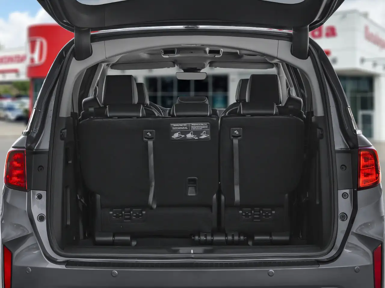 Honda Odyssey снимка Honda Odyssey