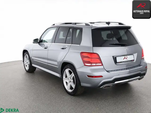 Mercedes-Benz GLK view 3