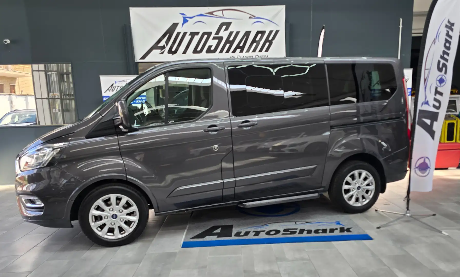 Ford Tourneo Custom TOURNEO CUSTOM TITANIUM AUTO 2.0 TDCI 185CV 8P Grigio - 1