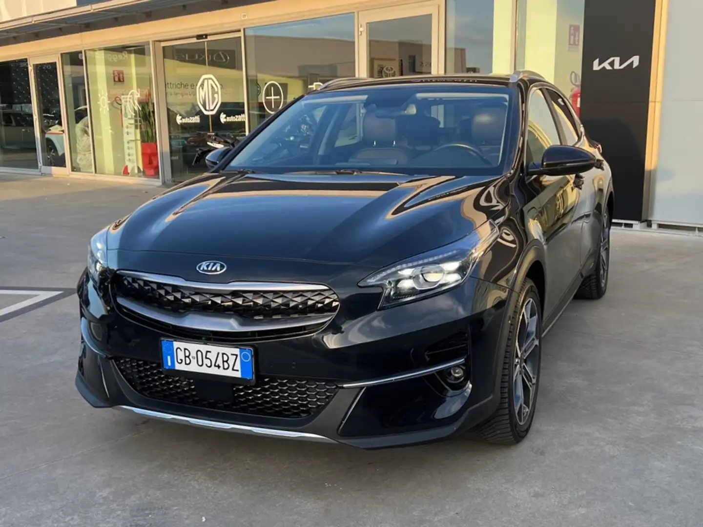 Kia XCeed 1.6 GDi PHEV High Tech s/Adas Pack Plus Black - 1