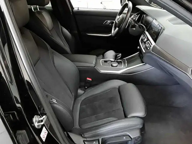 BMW 3 Series view 8