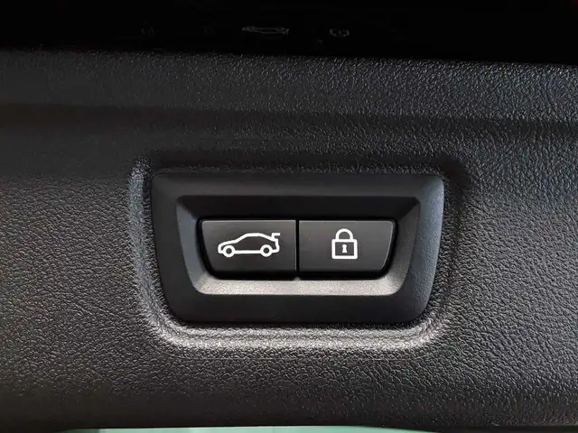 BMW 3 Series view 17