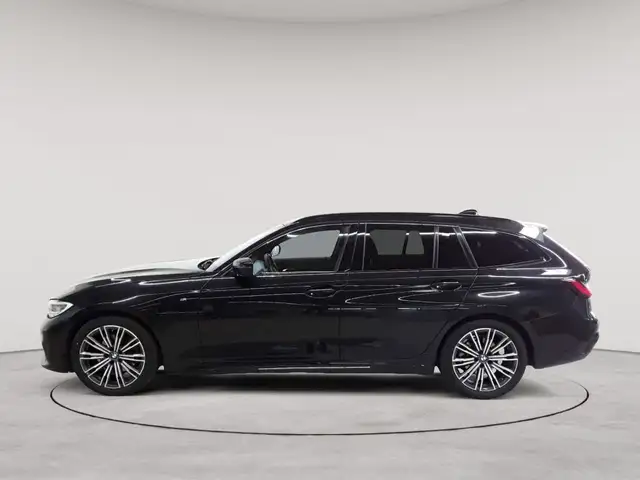 BMW 3 Series view 6