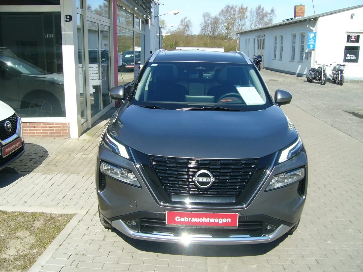 Nissan X-Trail e-Power e-4orce Tekna+ Grau - 2