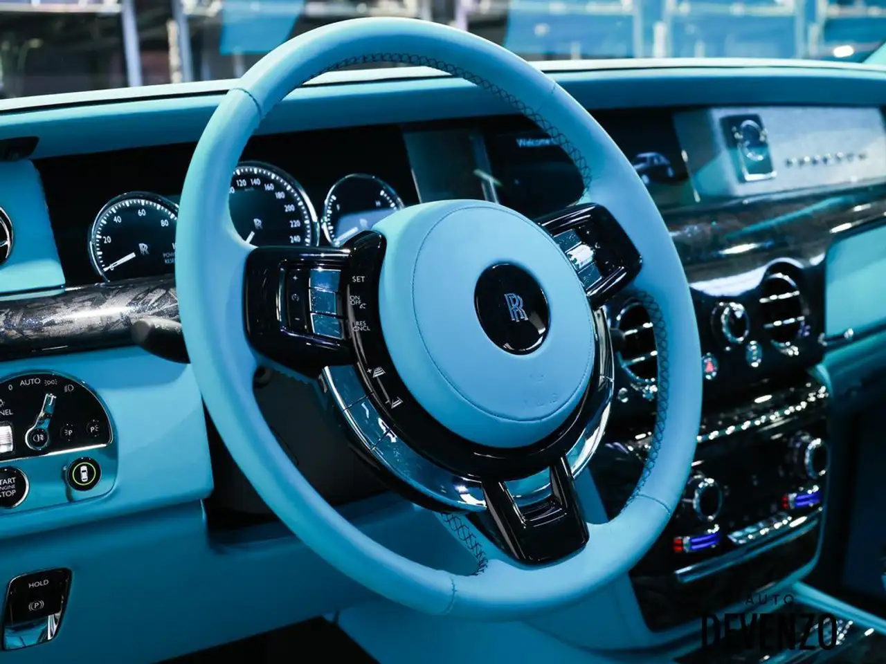 Rolls-Royce Phantom снимка Rolls-Royce Phantom