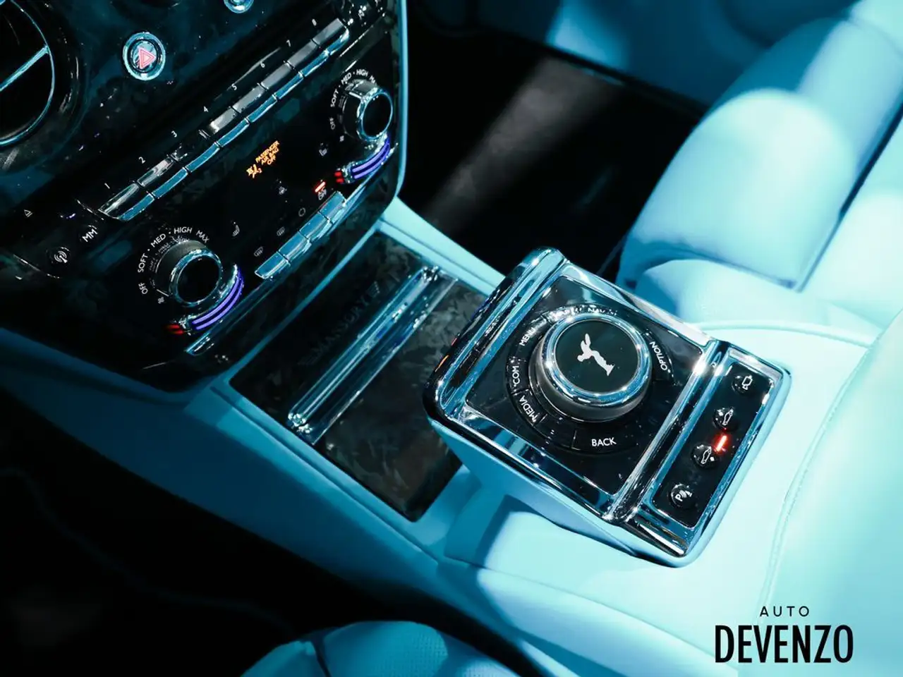 Rolls-Royce Phantom снимка Rolls-Royce Phantom