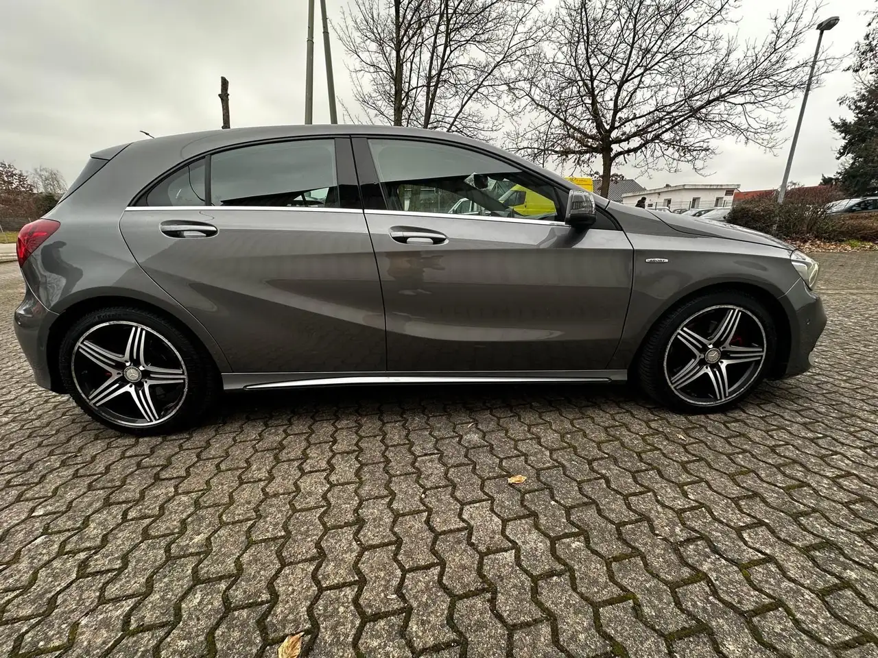 Mercedes-Benz A 250 Citadine 5 portes — photo 6 sur 18