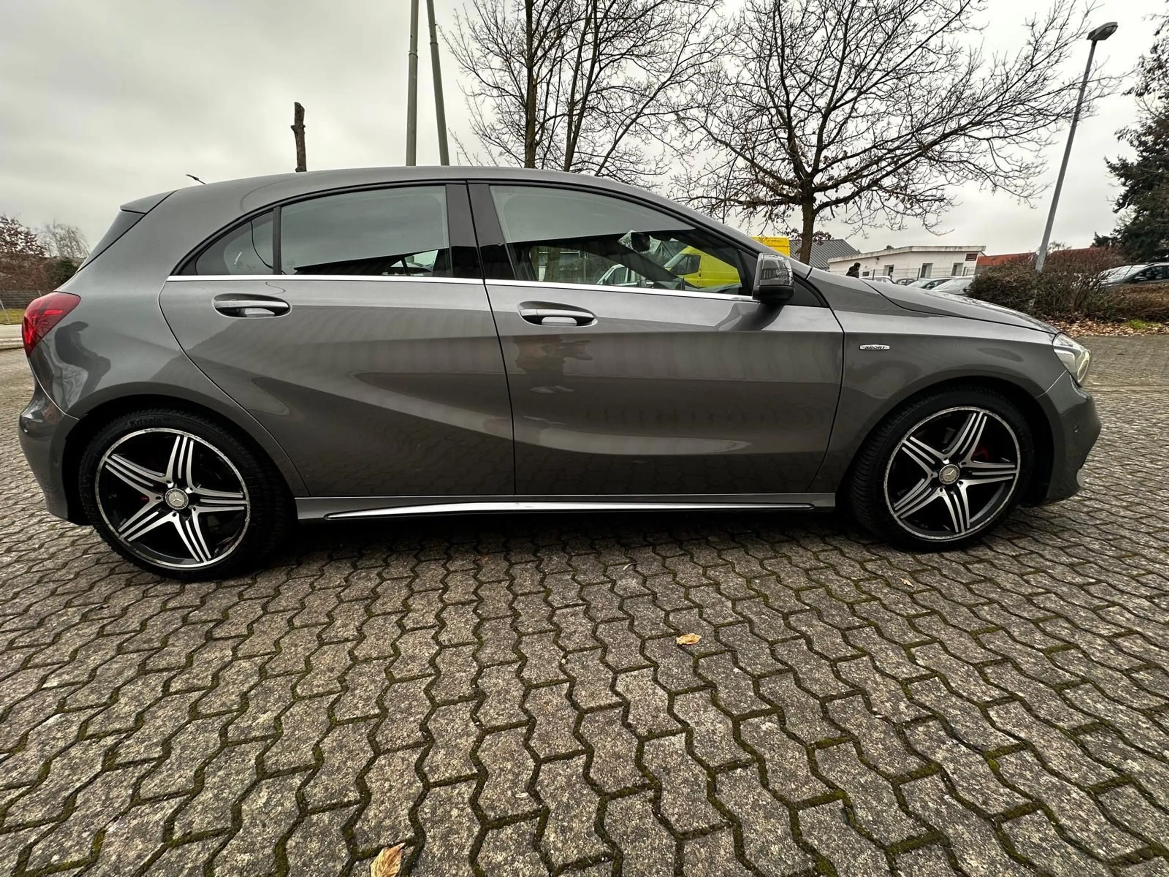 Mercedes-Benz A 250 A A 250 Sport AMG Paket Leder+Navi — photo 6