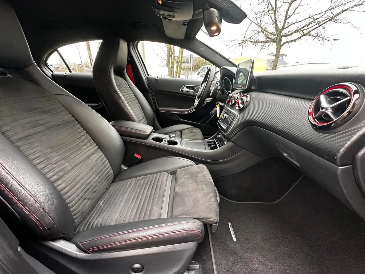 Mercedes-Benz A 250 Citadine 5 portes — photo 15 sur 18