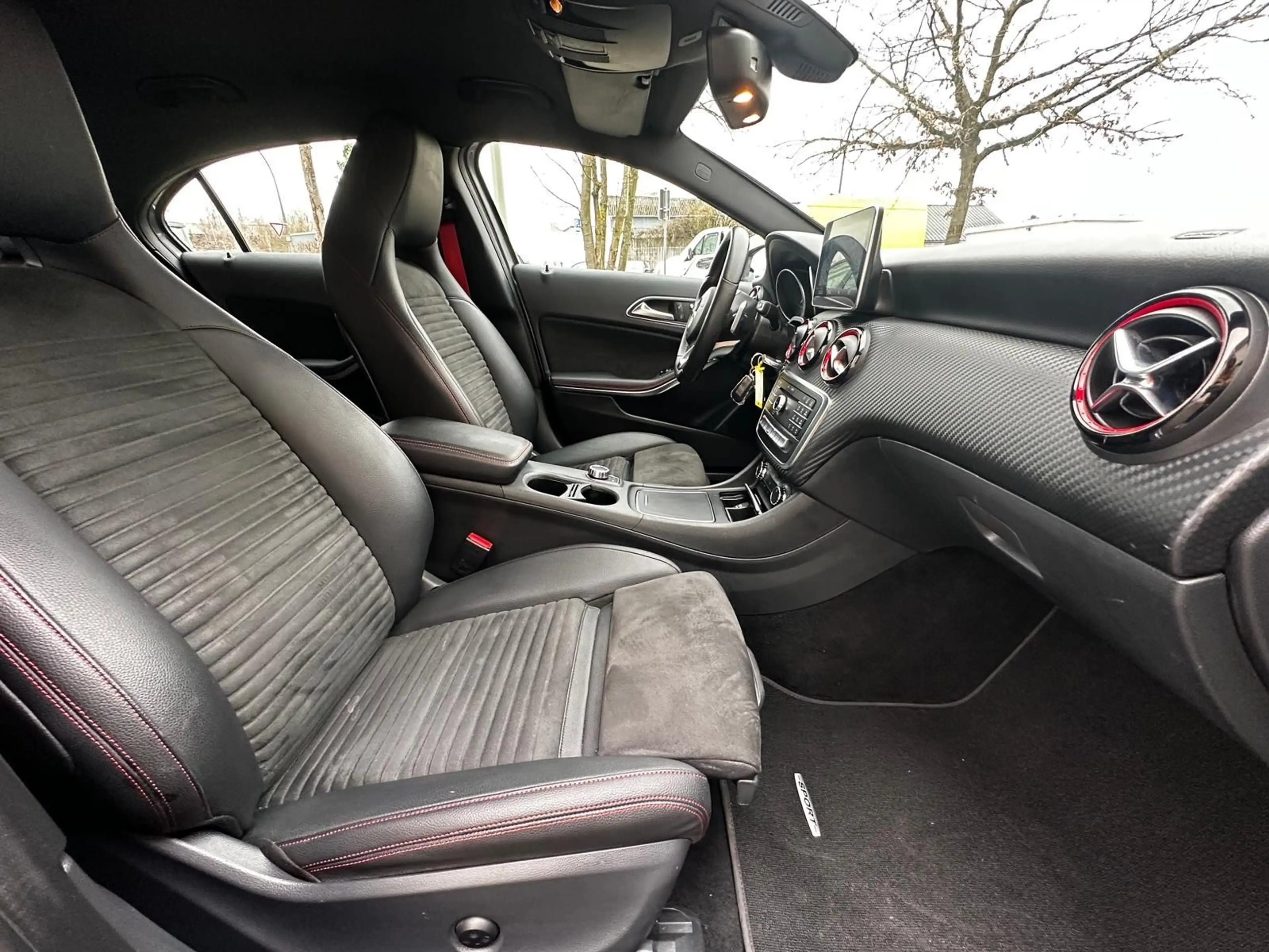 Mercedes-Benz A 250 A A 250 Sport AMG Paket Leder+Navi — photo 15