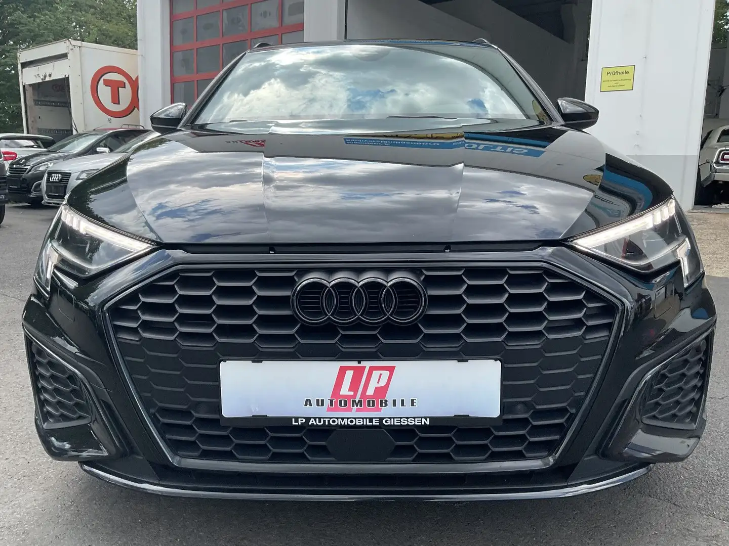Audi A3 Sportback 35 TFSI S line B&O Alcantara Kamera crna - 2