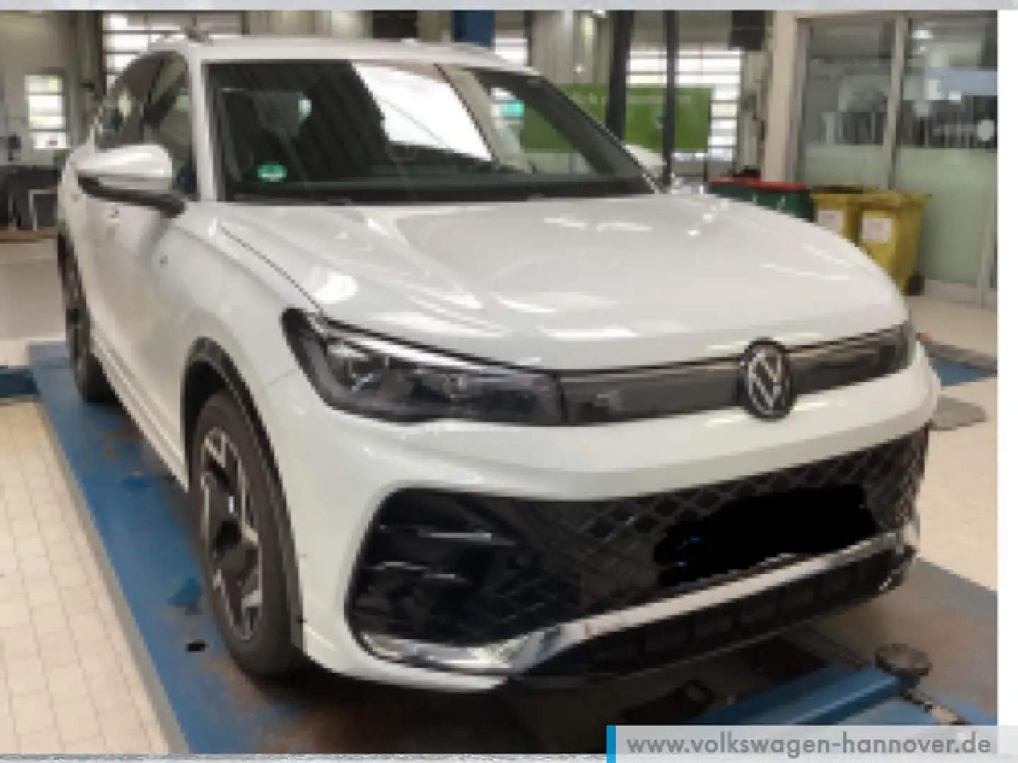 Volkswagen Tiguan R-Line 1.5 l eTSI DSG AHK ACC DigCockpit Weiß - 2