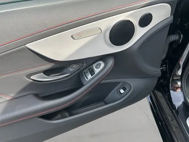 Mercedes-Benz C-Class view 12
