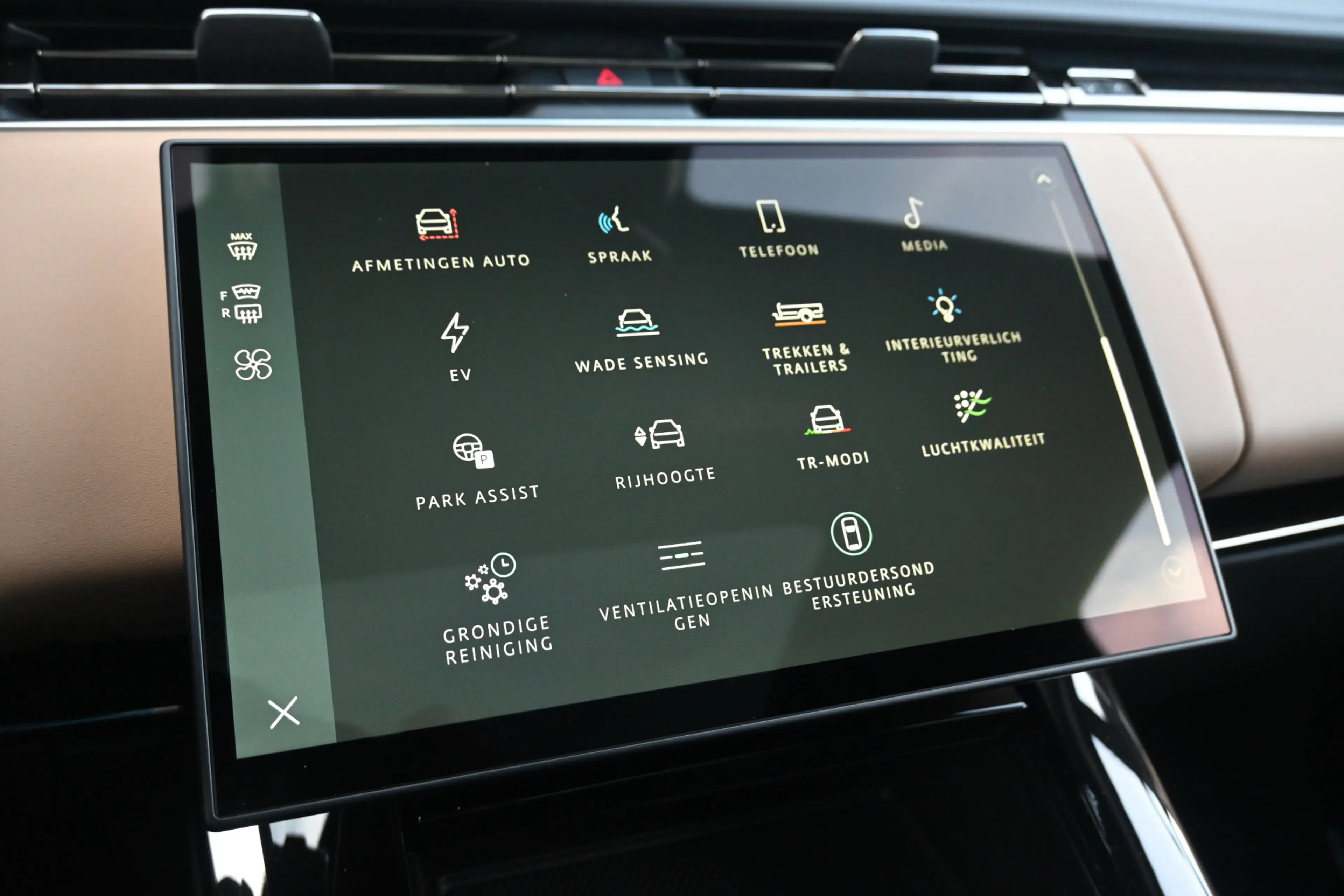 Land Rover Range Rover Sport 3.0 P550e Autobiography Edition PHEV — photo 27