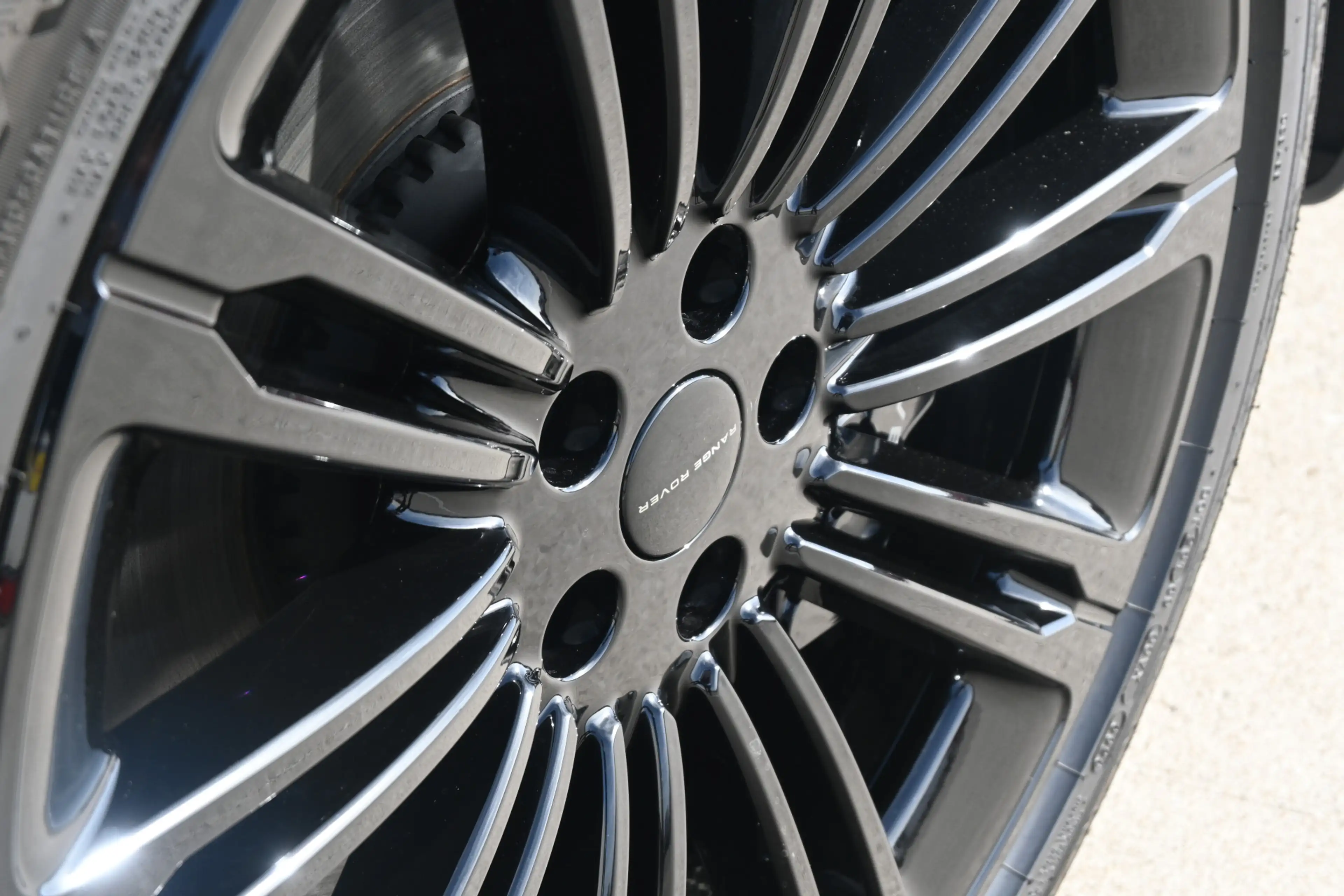 Land Rover Range Rover Sport 3.0 P550e Autobiography Edition PHEV — photo 12