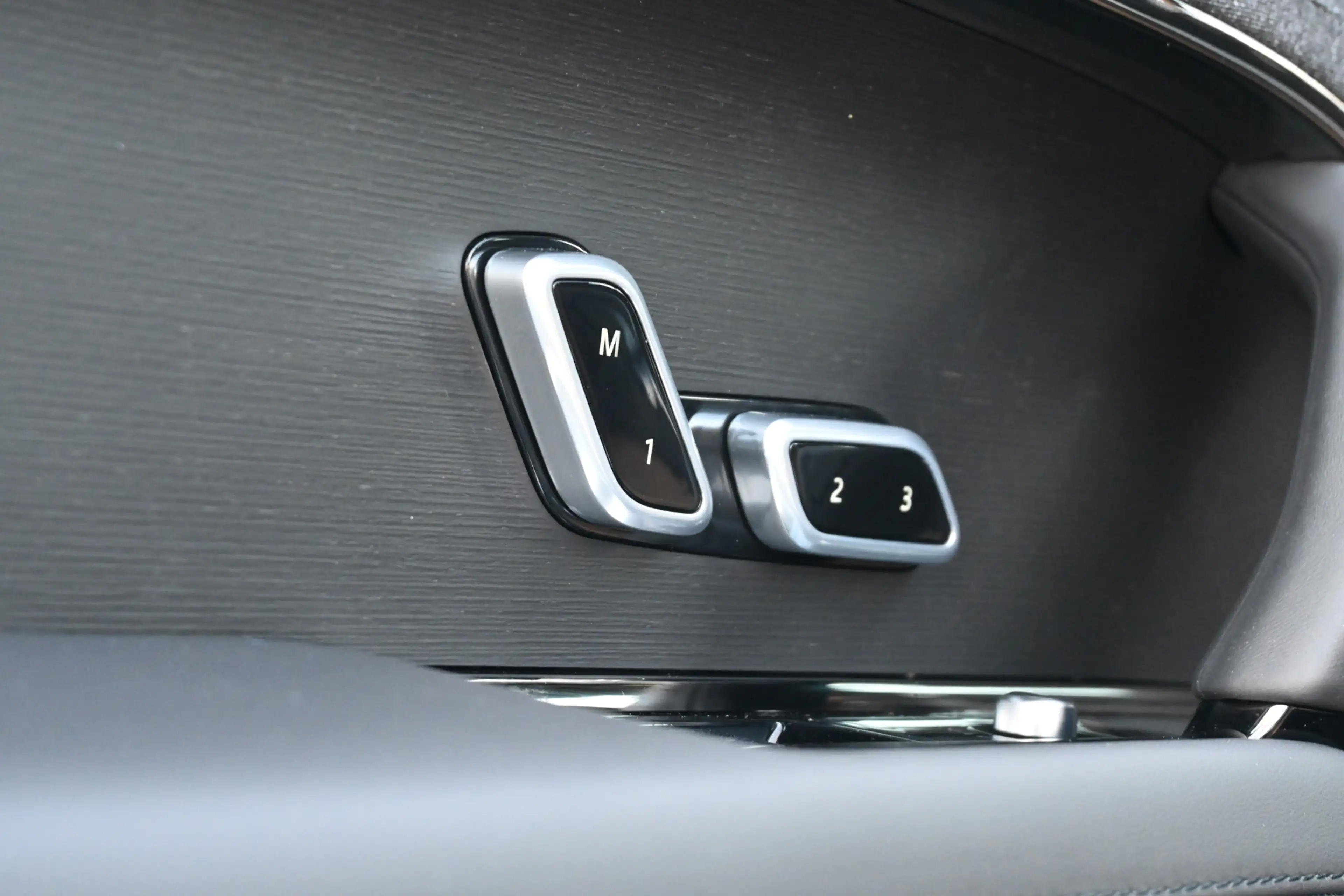 Land Rover Range Rover Sport 3.0 P550e Autobiography Edition PHEV — photo 22