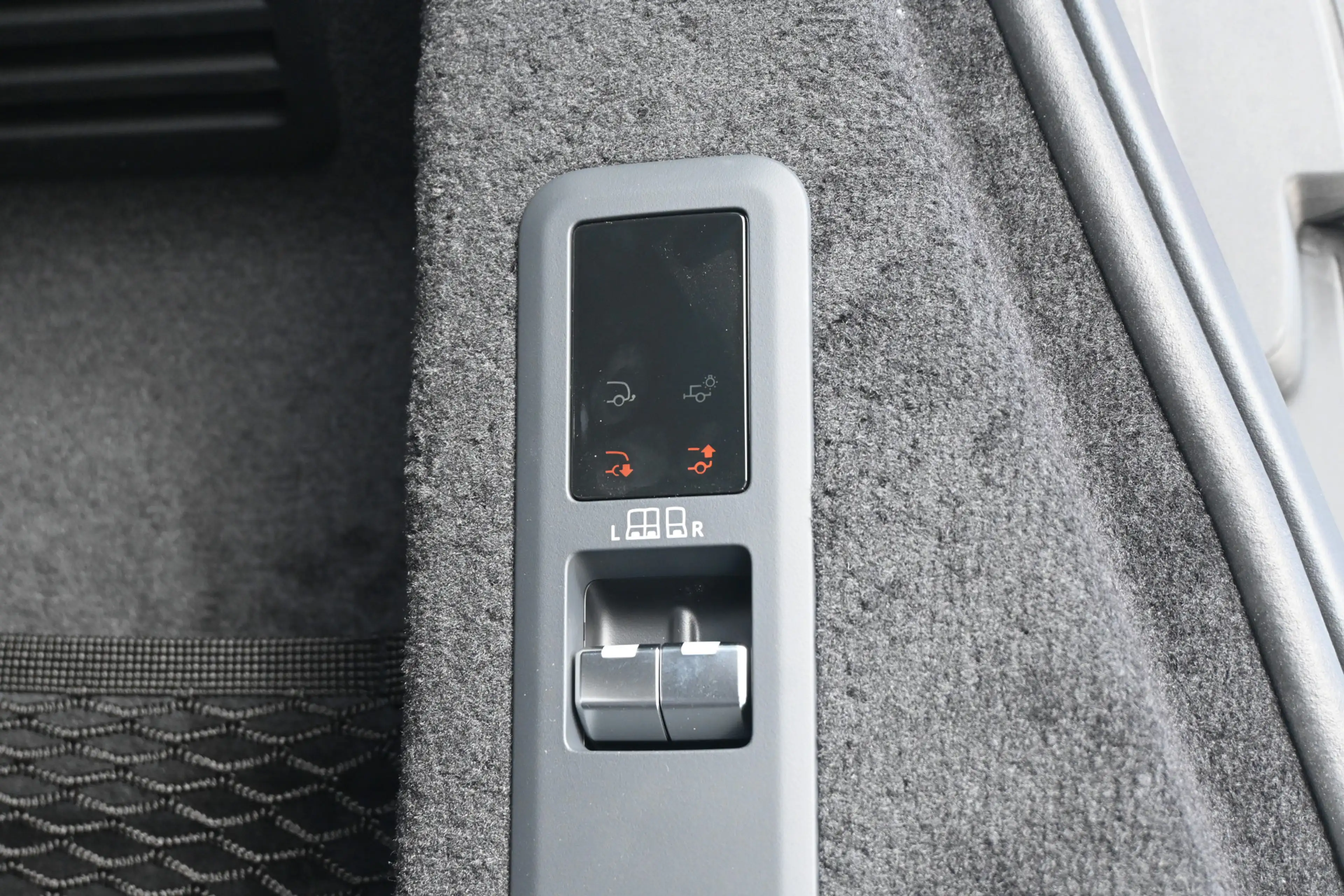 Land Rover Range Rover Sport 3.0 P550e Autobiography Edition PHEV — photo 45